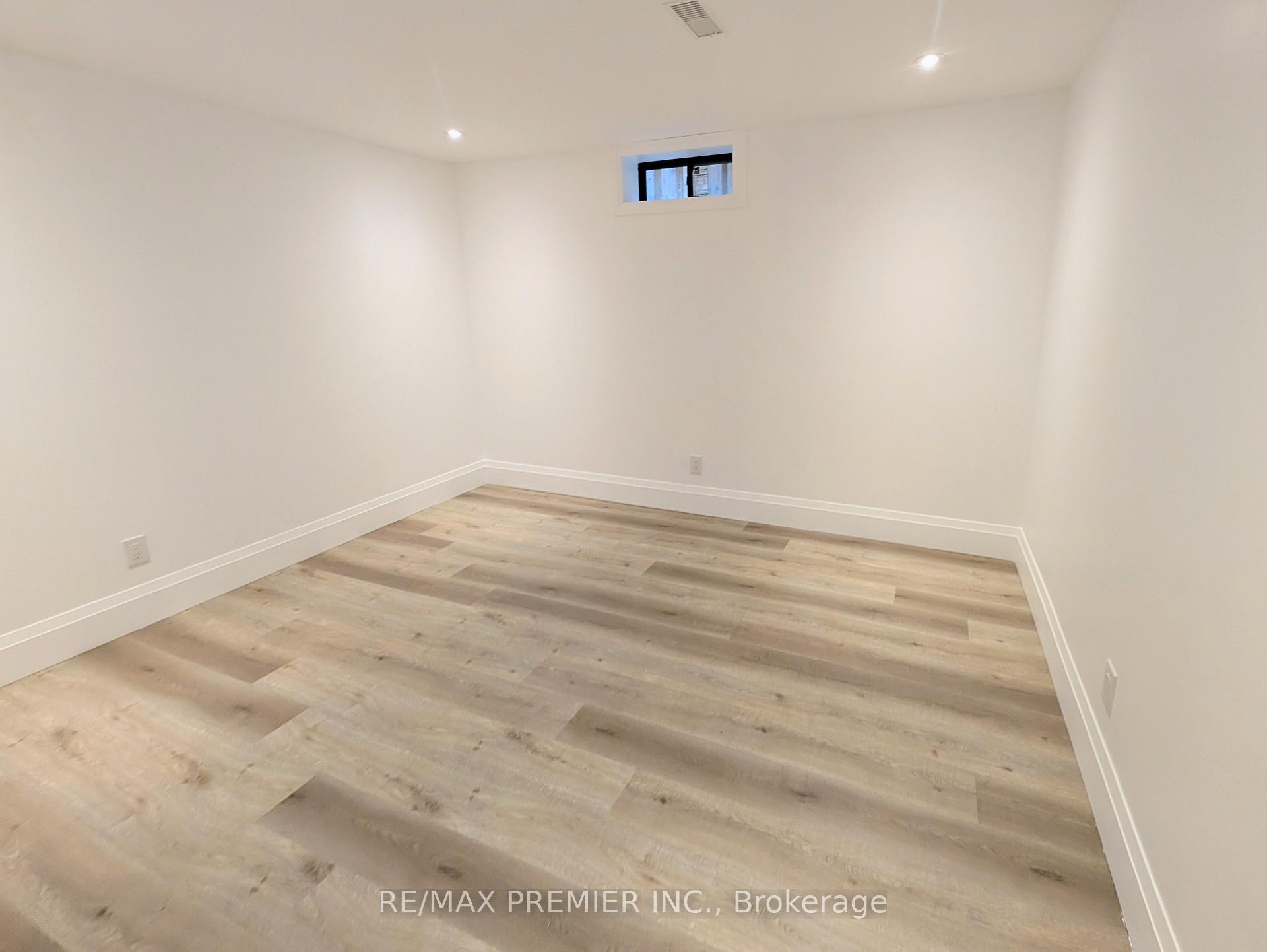 Photo 13 of Unit Lower, 15 Timothy Court, Etobicoke, Humber Heights — HOMEH