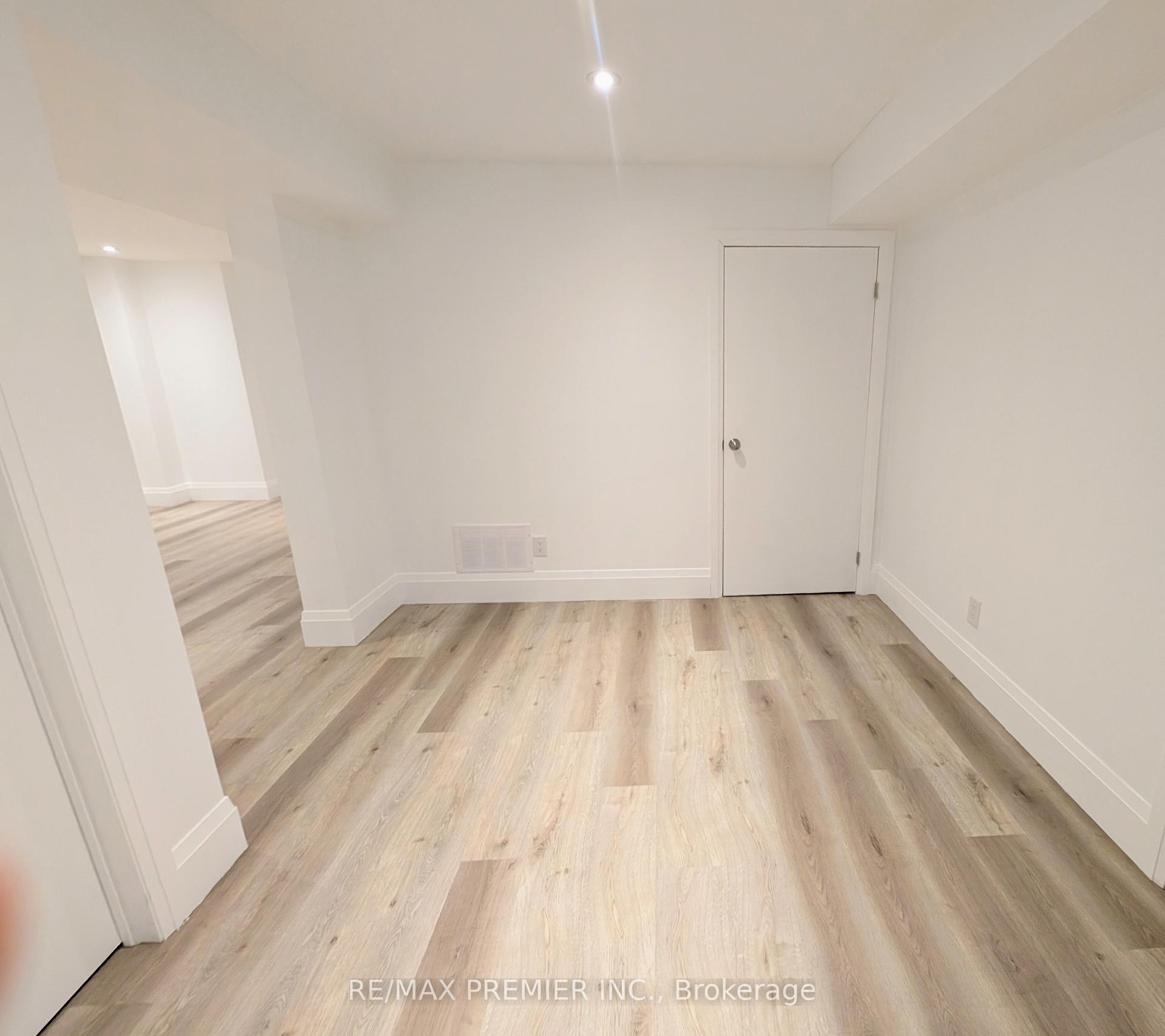 Photo 14 of Unit Lower, 15 Timothy Court, Etobicoke, Humber Heights — HOMEH