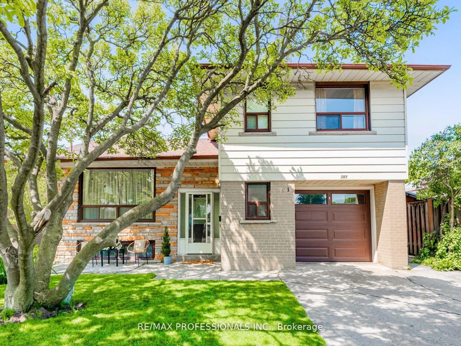Front of 281 Jeffcoat Drive