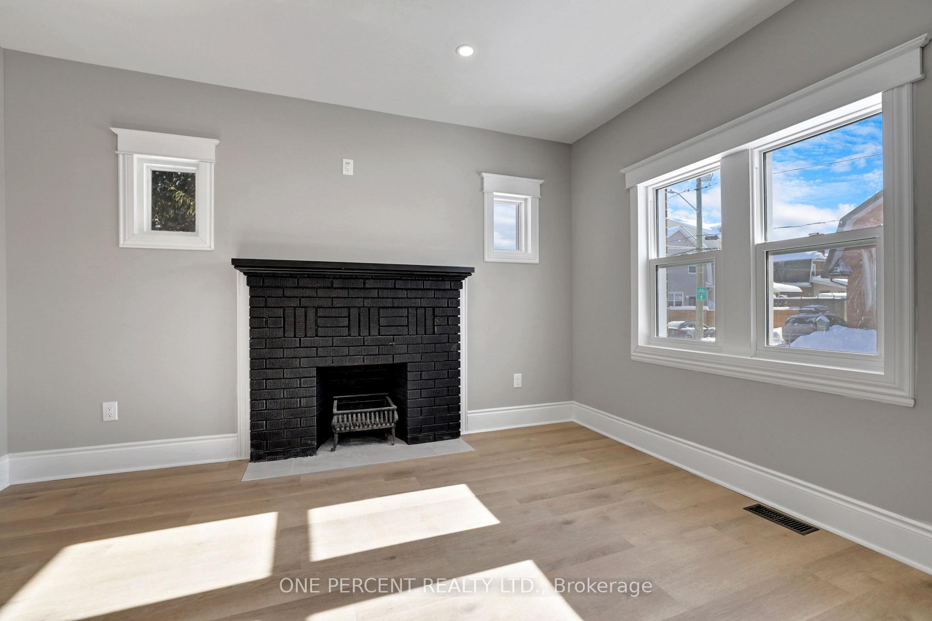 Photo 7 of 37 Tyndall Street, Ottawa, Ottawa West — HOMEH