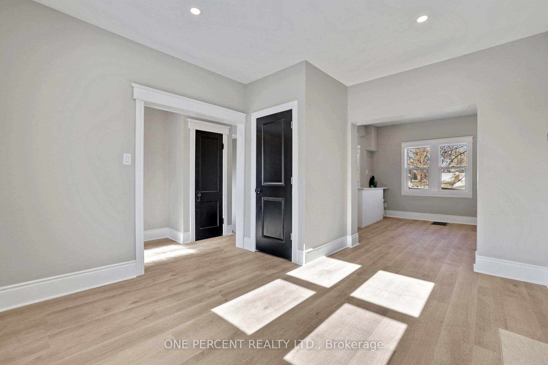 Photo 9 of 37 Tyndall Street, Ottawa, Ottawa West — HOMEH