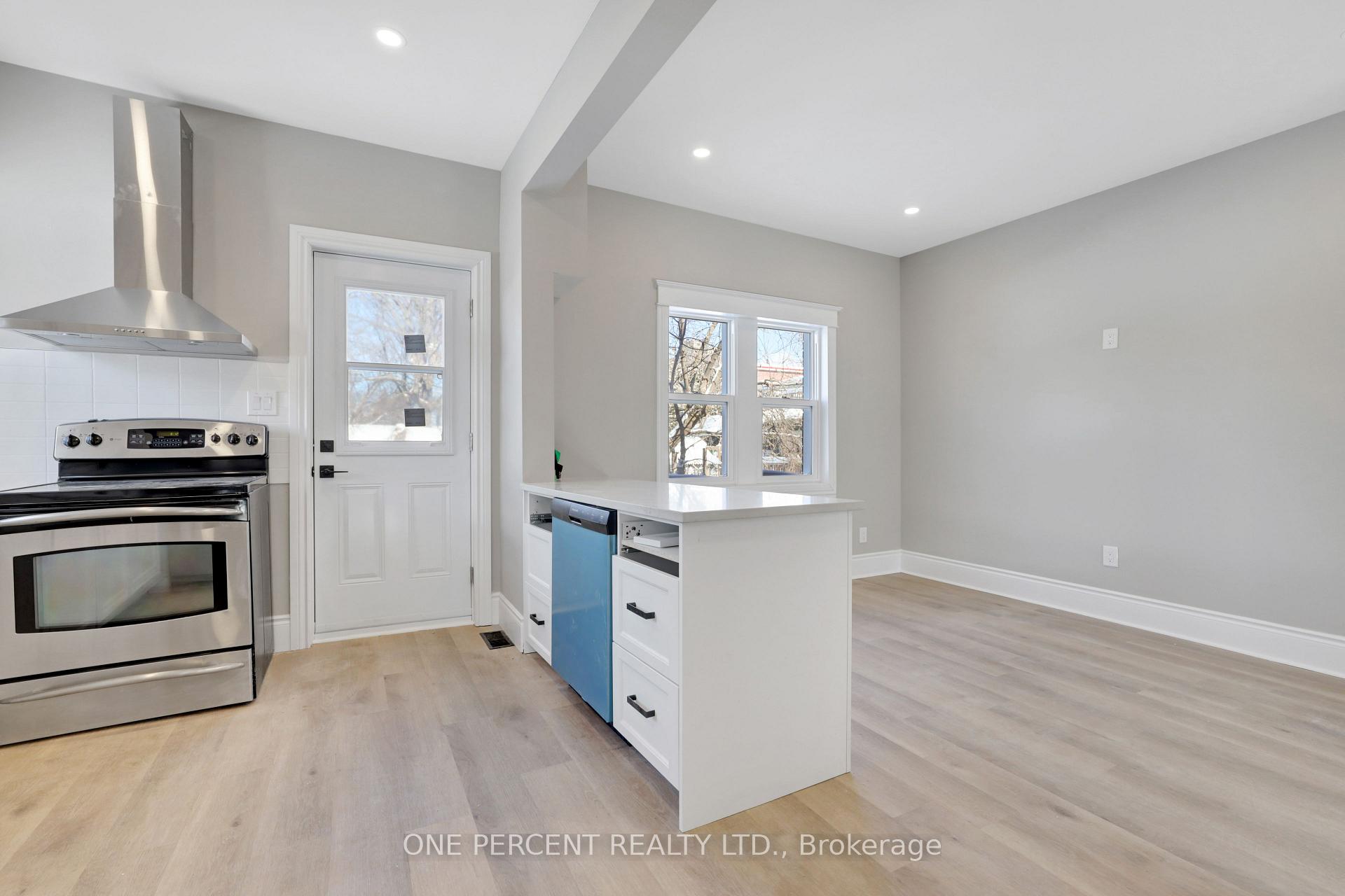 Photo 16 of 37 Tyndall Street, Ottawa, Ottawa West — HOMEH