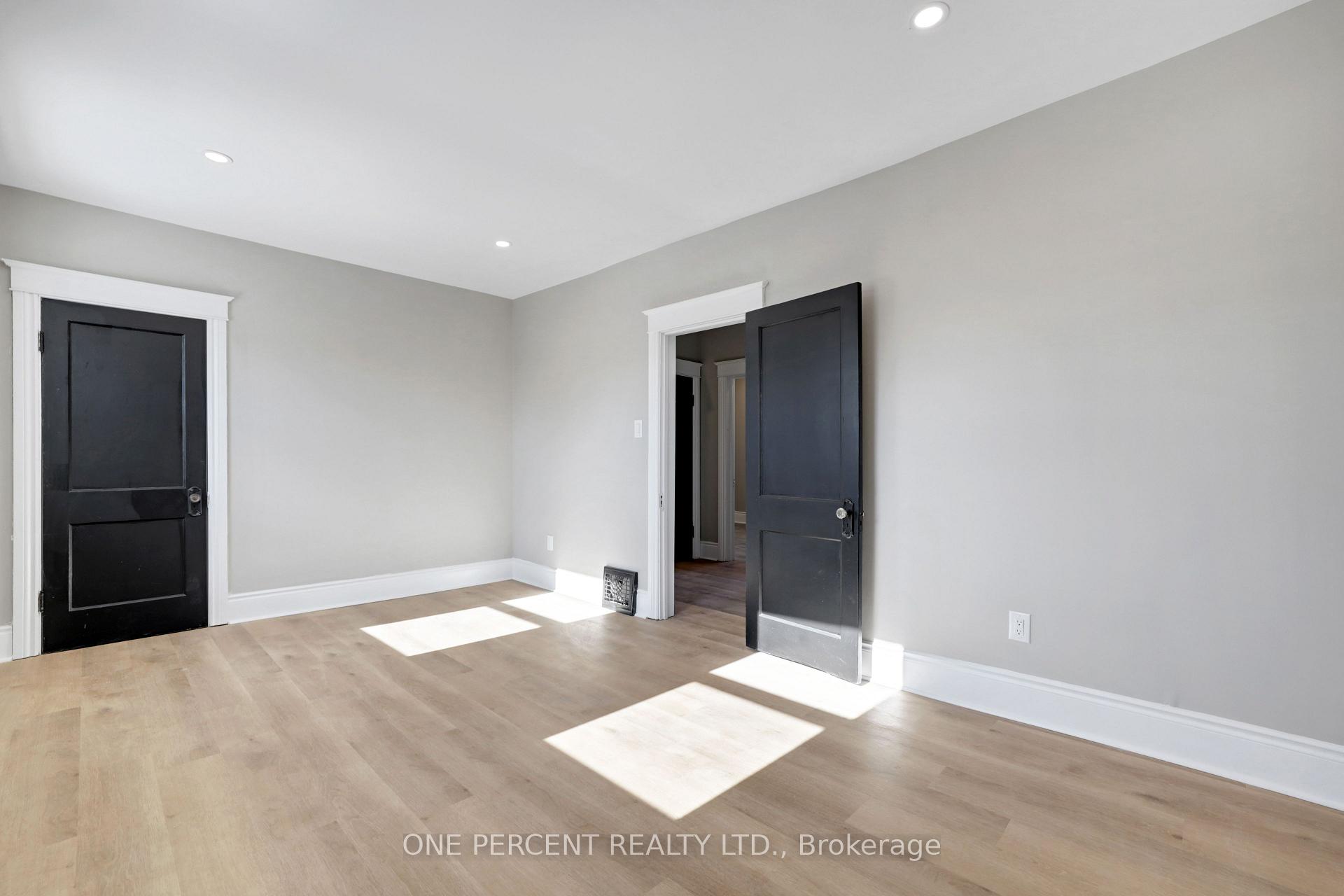 Photo 20 of 37 Tyndall Street, Ottawa, Ottawa West — HOMEH