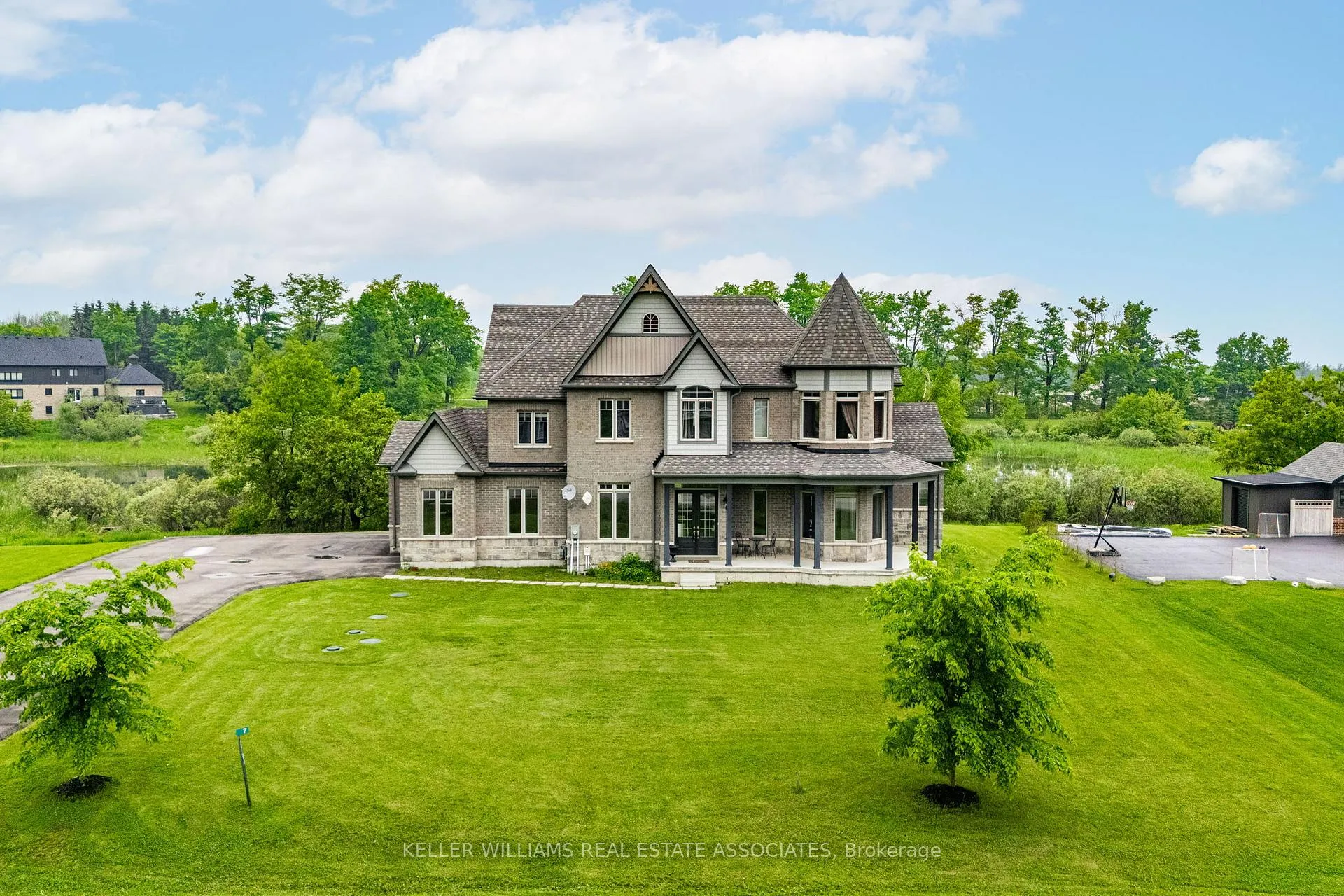 Photo 34 of 7 Country Meadows Drive, Amaranth, Rural Amaranth — HOMEH