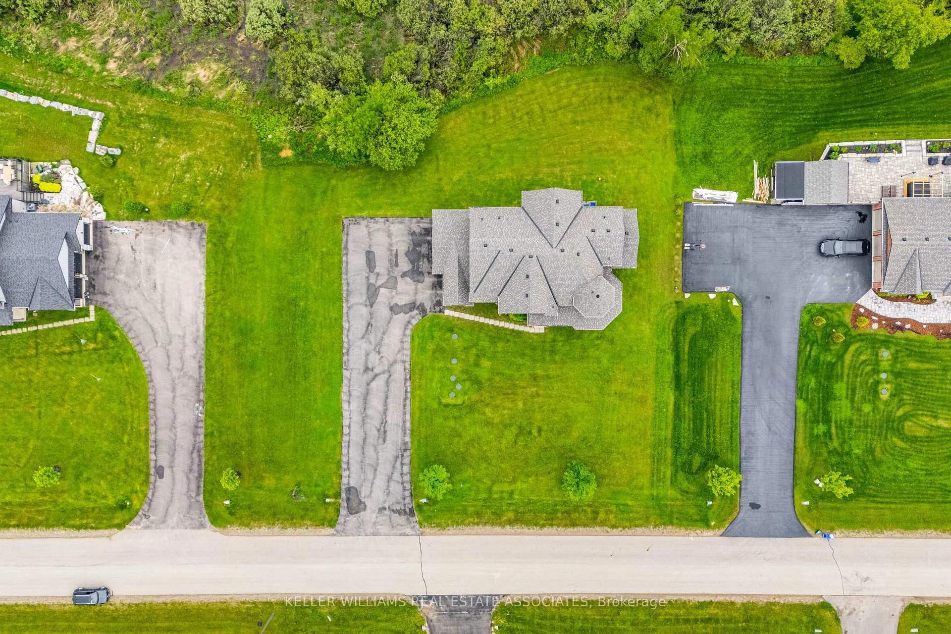 Photo 204 of 7 Country Meadows Drive, Amaranth, Rural Amaranth — HOMEH