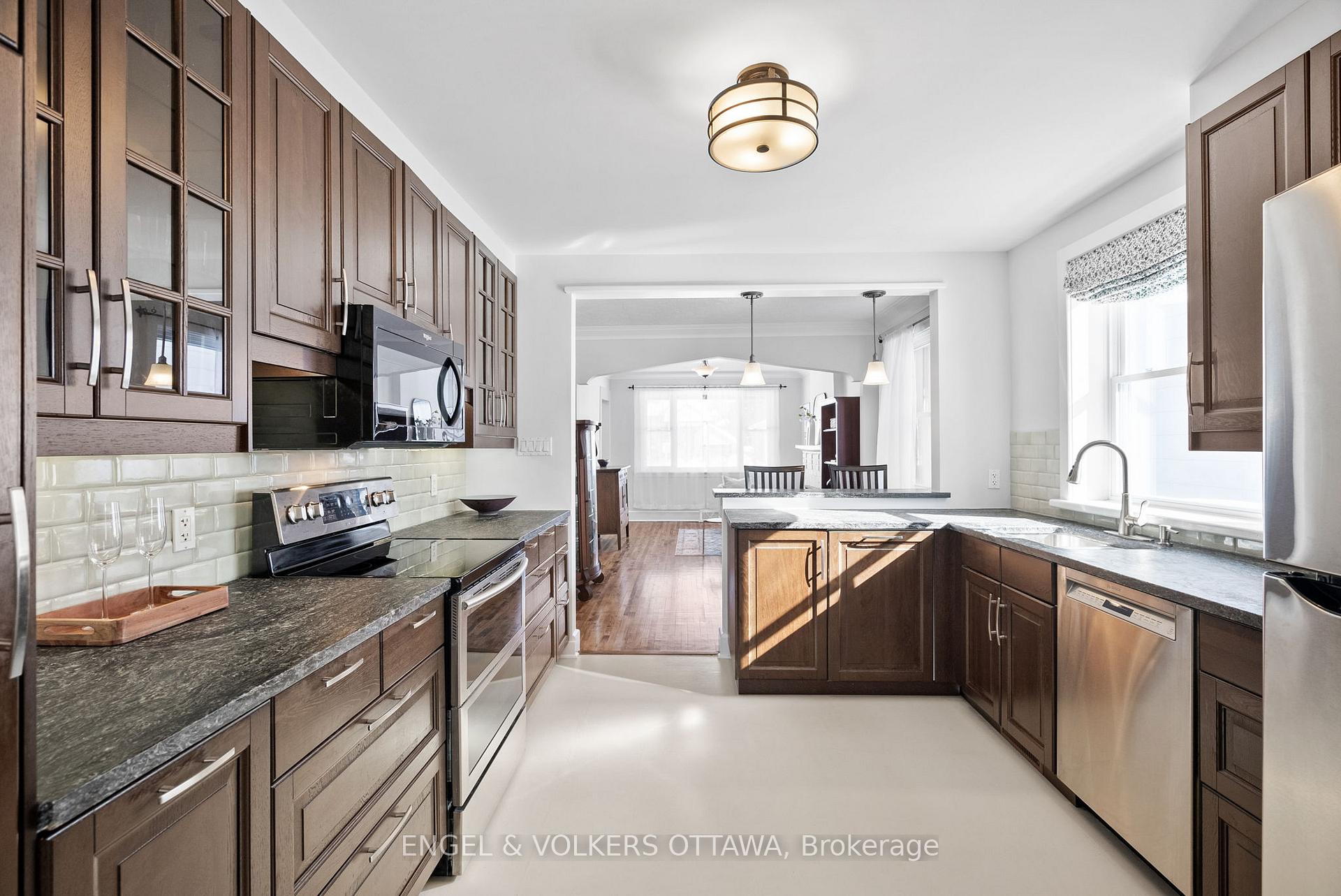 Photo 10 of 100 Grange Avenue, Ottawa, Ottawa West — HOMEH