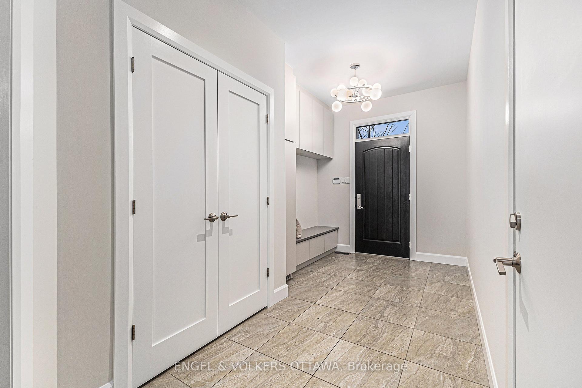 Photo 3 of 219 Carleton Avenue, Ottawa, Ottawa West/Tunneys Pasture — HOMEH