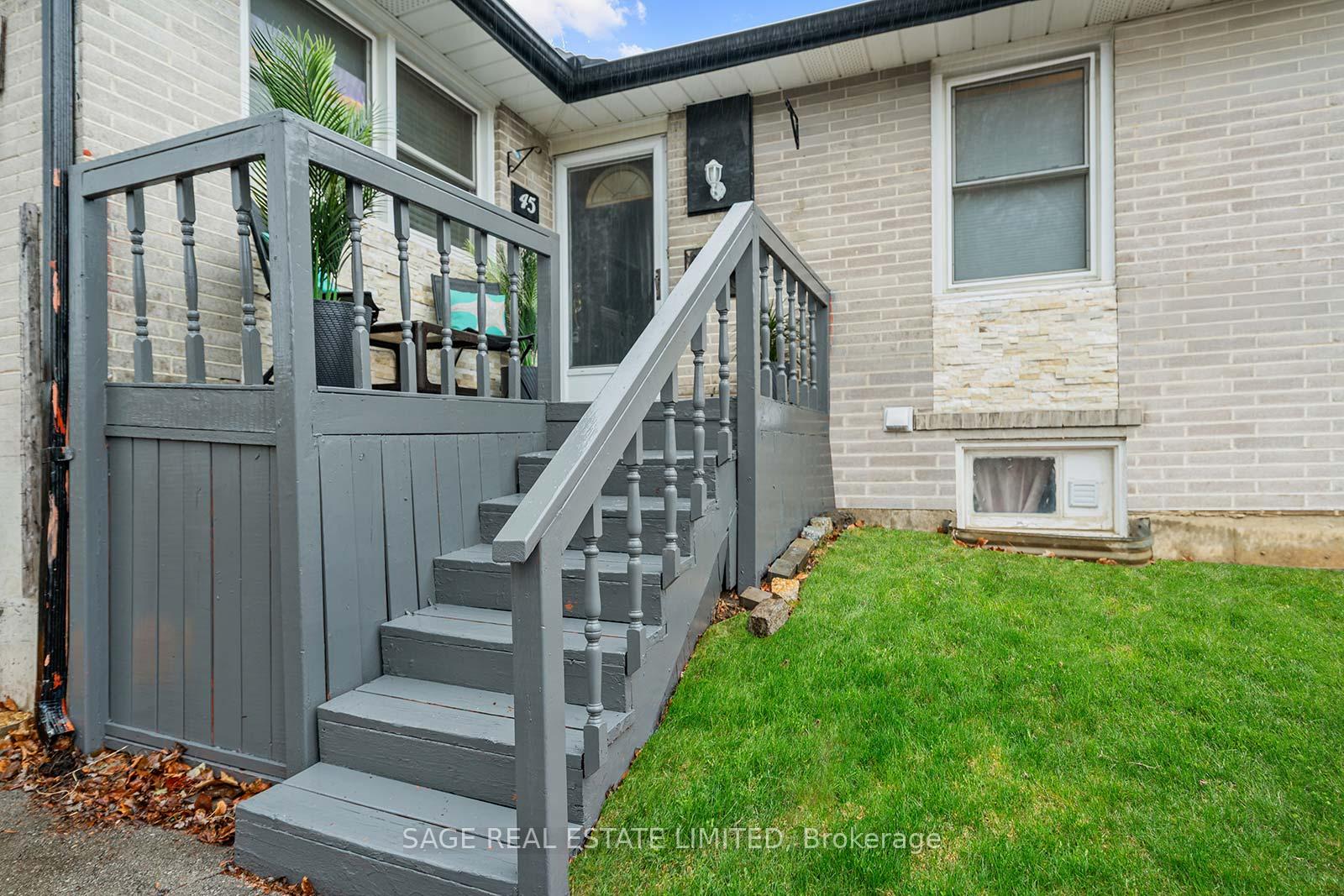 Photo 2 of 45 Dashwood Crescent, Etobicoke, Thistletown-Beaumonde Heights — HOMEH