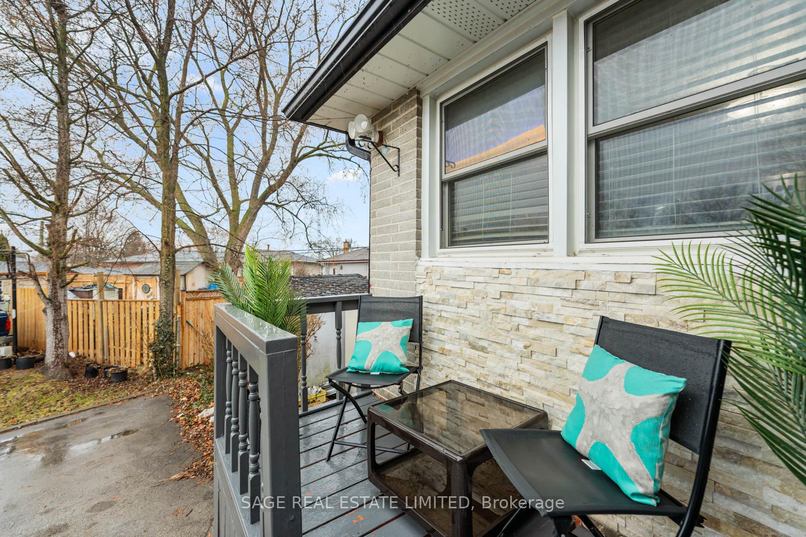 Photo 3 of 45 Dashwood Crescent, Etobicoke, Thistletown-Beaumonde Heights — HOMEH