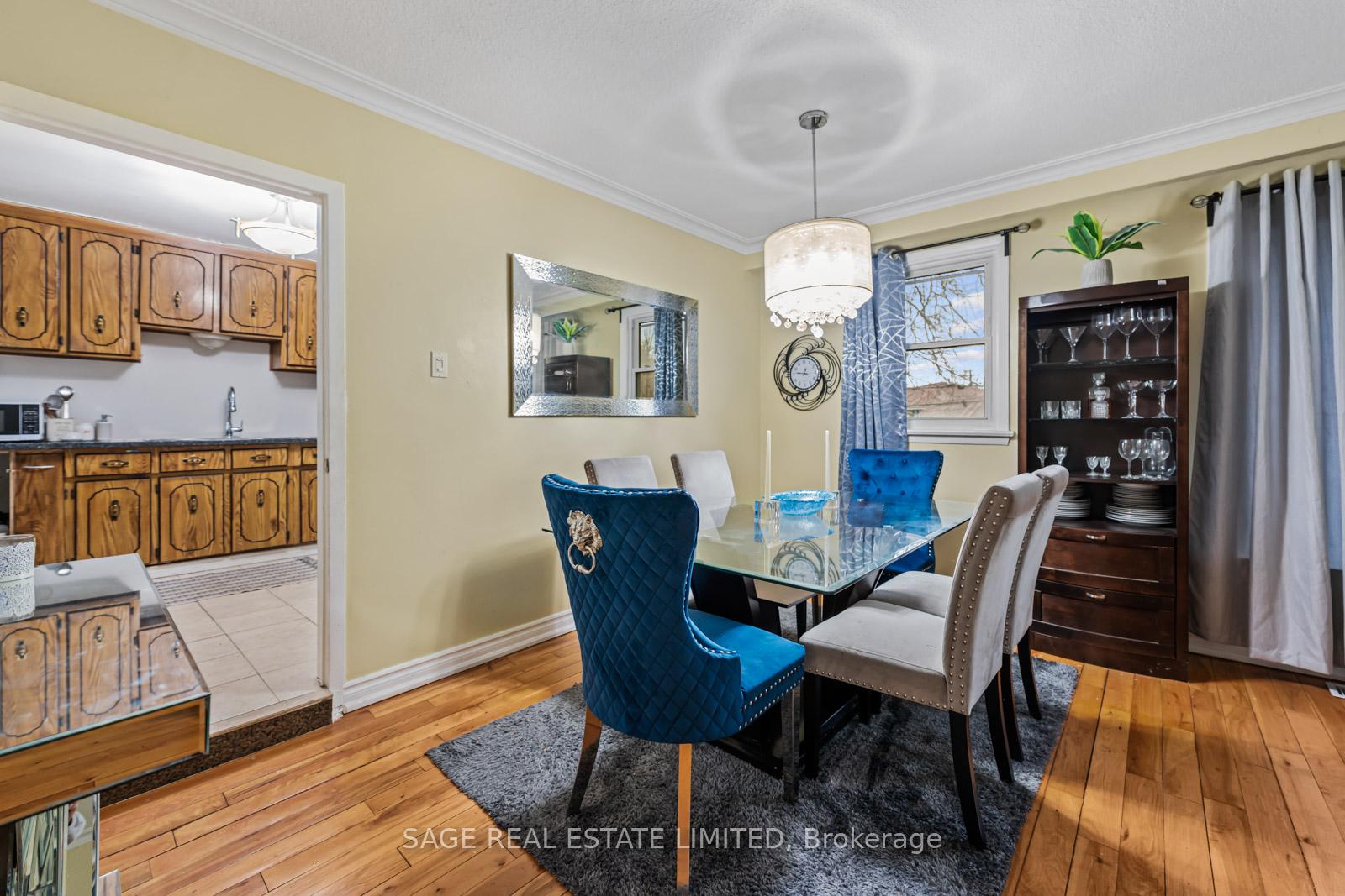 Photo 7 of 45 Dashwood Crescent, Etobicoke, Thistletown-Beaumonde Heights — HOMEH