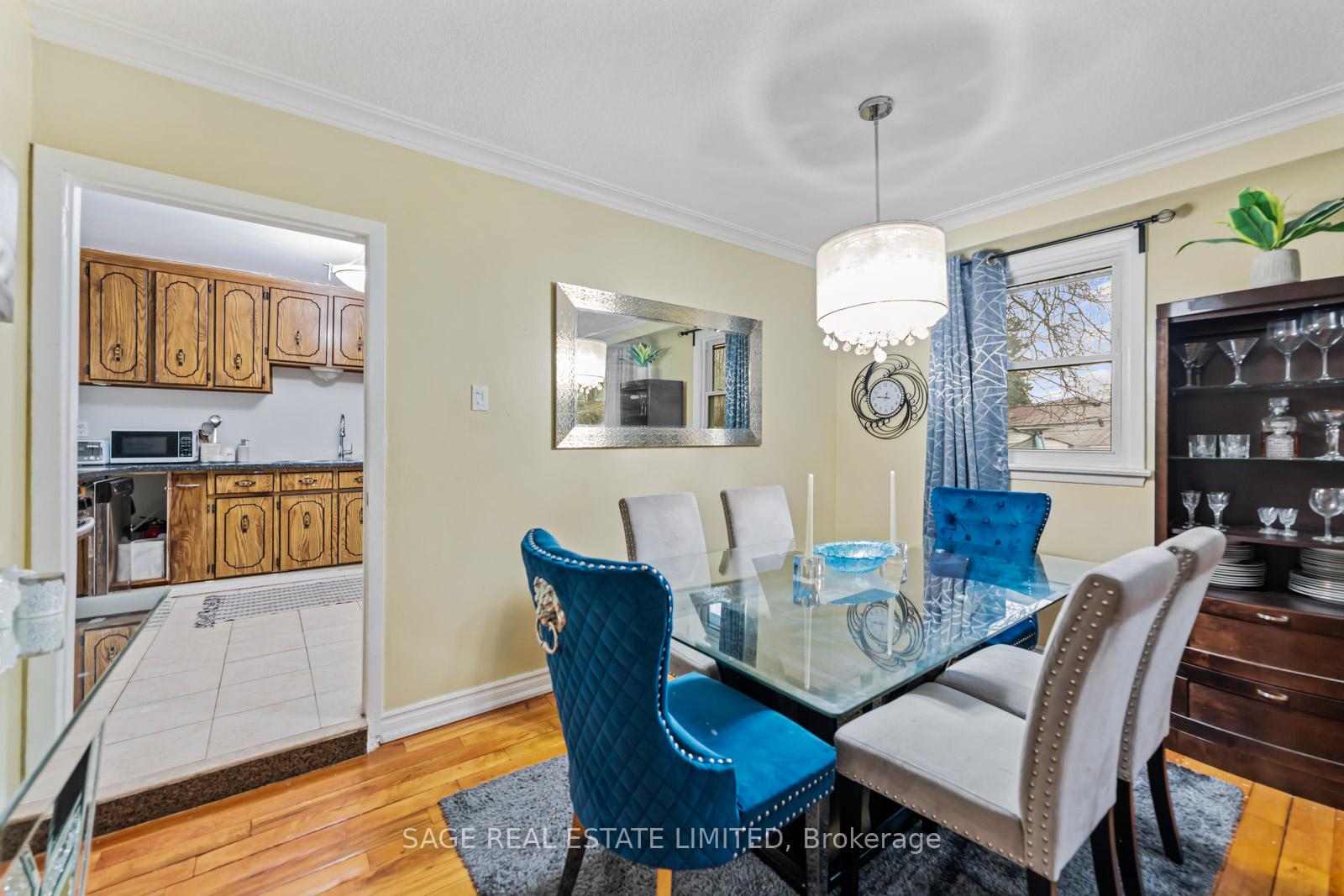 Photo 14 of 45 Dashwood Crescent, Etobicoke, Thistletown-Beaumonde Heights — HOMEH