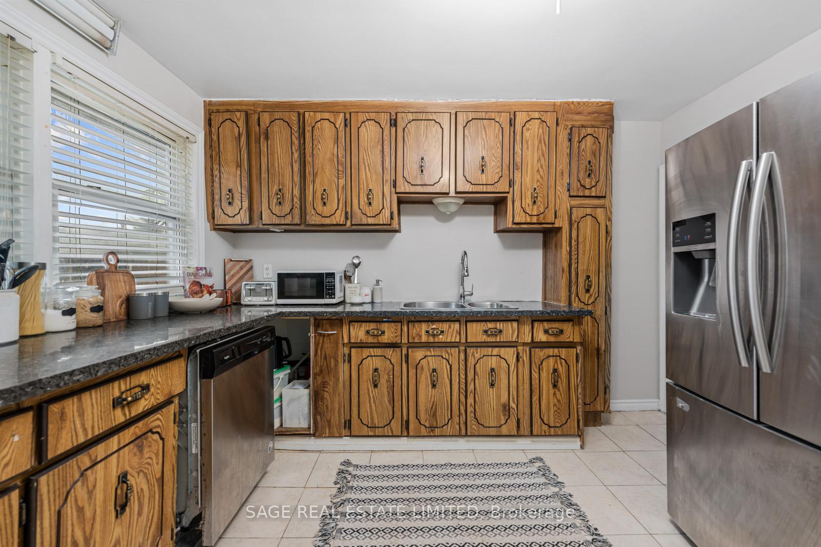 Photo 20 of 45 Dashwood Crescent, Etobicoke, Thistletown-Beaumonde Heights — HOMEH