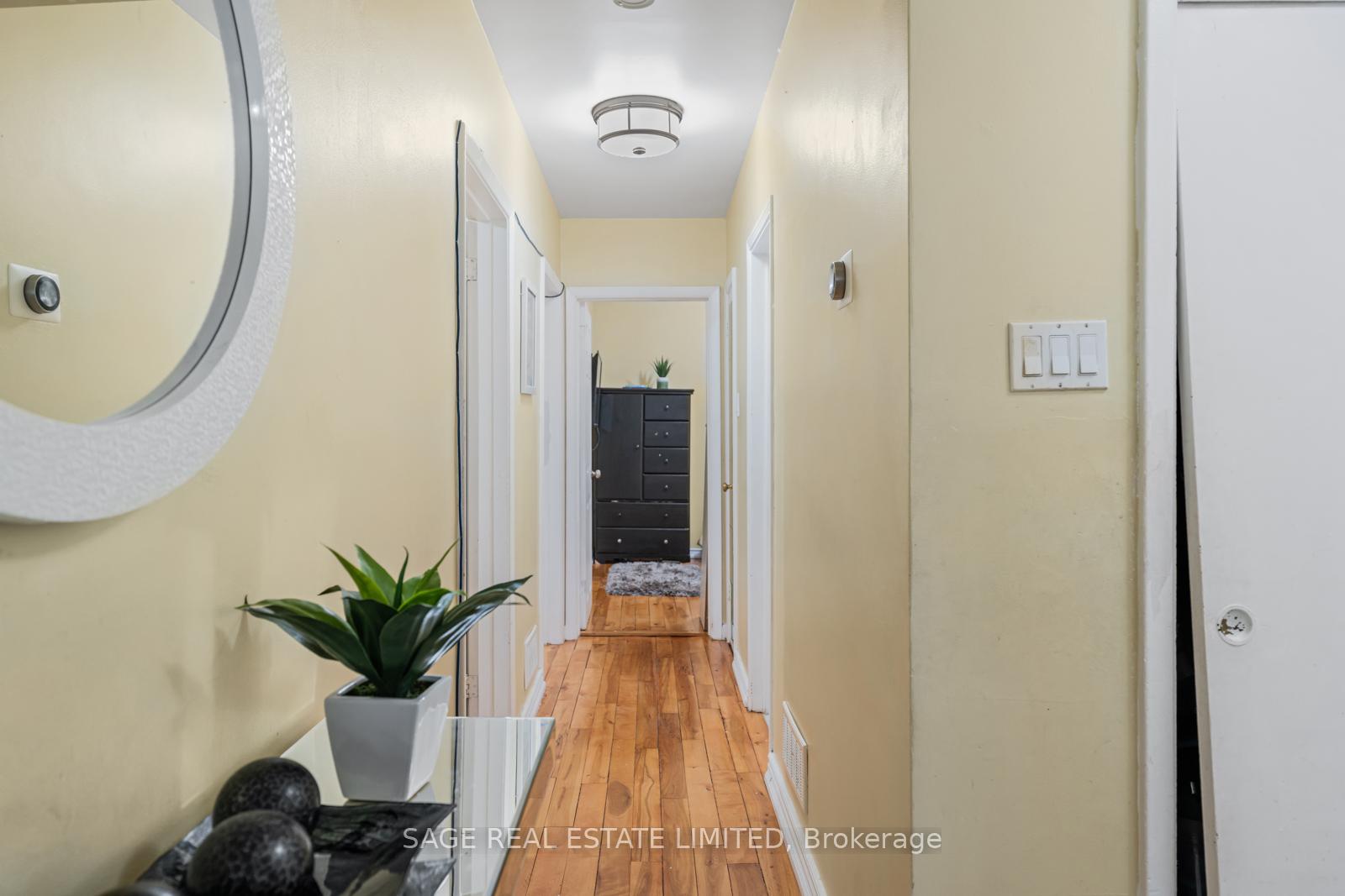 Photo 21 of 45 Dashwood Crescent, Etobicoke, Thistletown-Beaumonde Heights — HOMEH