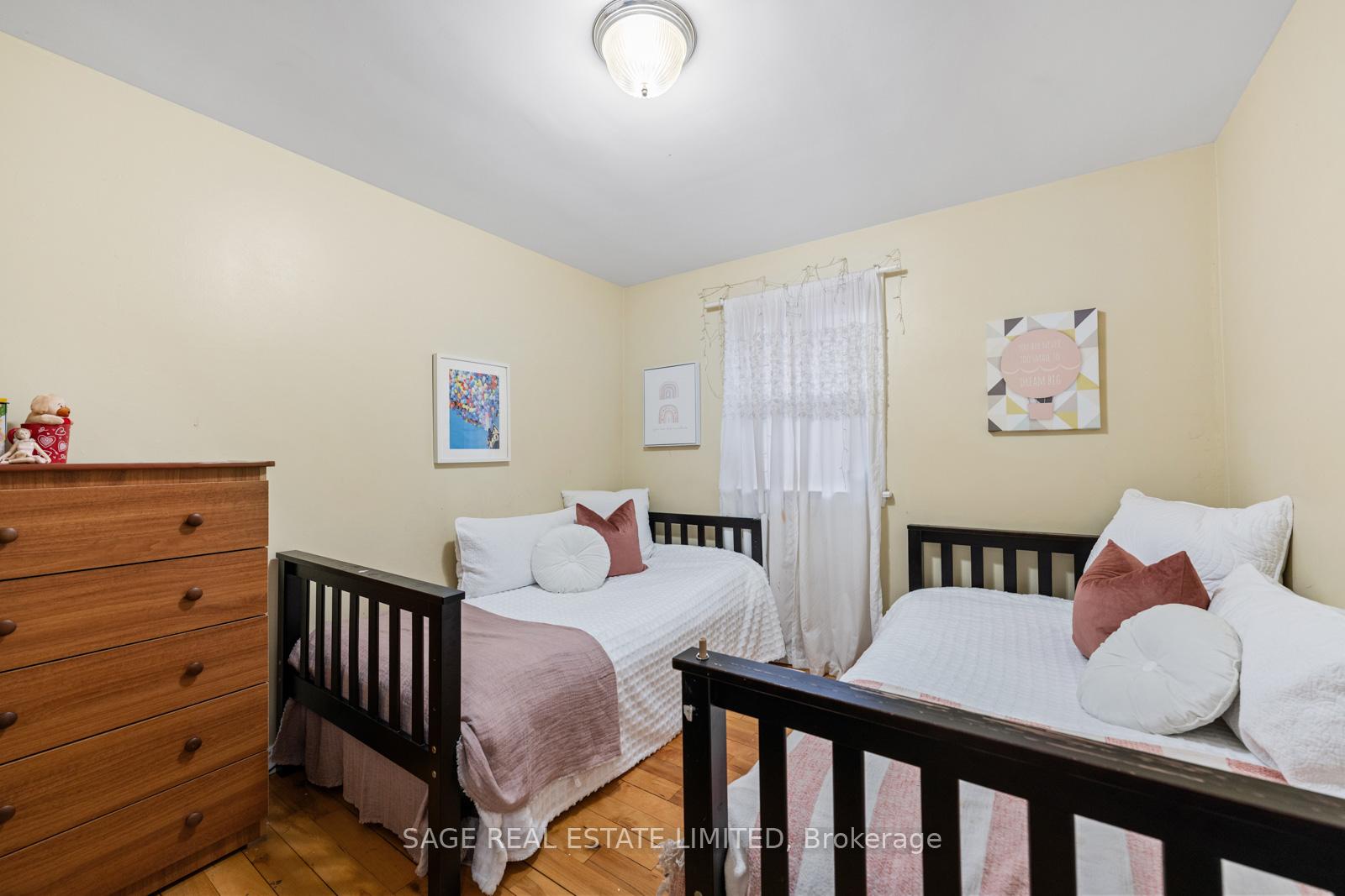 Photo 22 of 45 Dashwood Crescent, Etobicoke, Thistletown-Beaumonde Heights — HOMEH