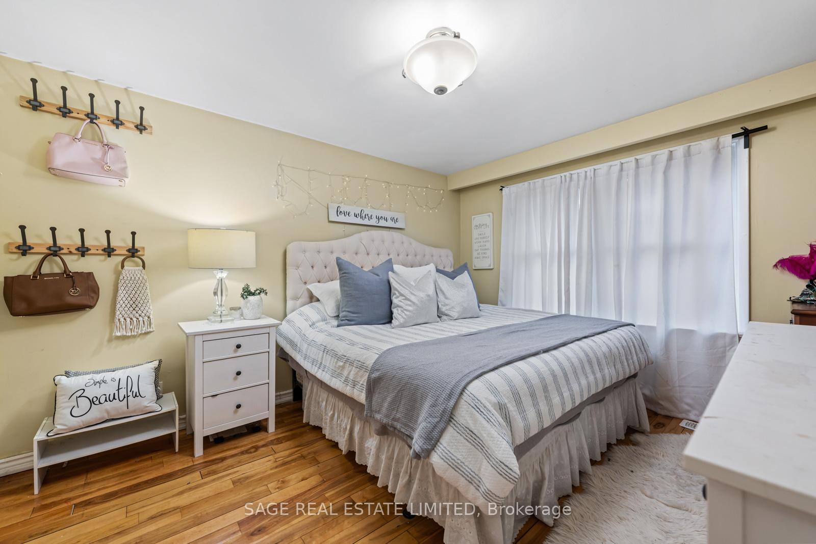 Photo 25 of 45 Dashwood Crescent, Etobicoke, Thistletown-Beaumonde Heights — HOMEH