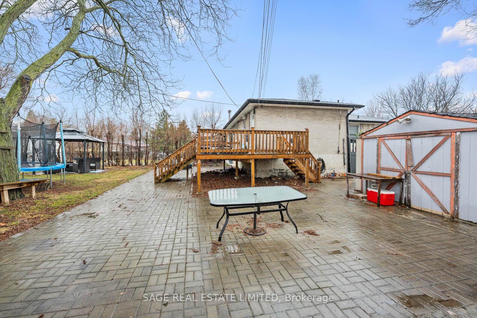 Photo 29 of 45 Dashwood Crescent, Etobicoke, Thistletown-Beaumonde Heights — HOMEH
