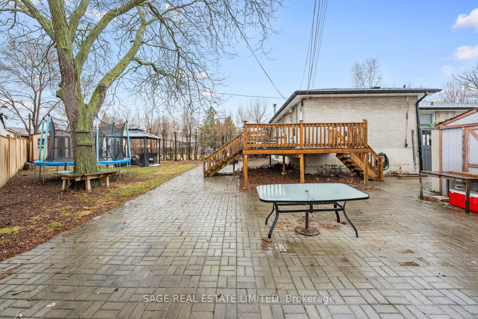 Photo 30 of 45 Dashwood Crescent, Etobicoke, Thistletown-Beaumonde Heights — HOMEH