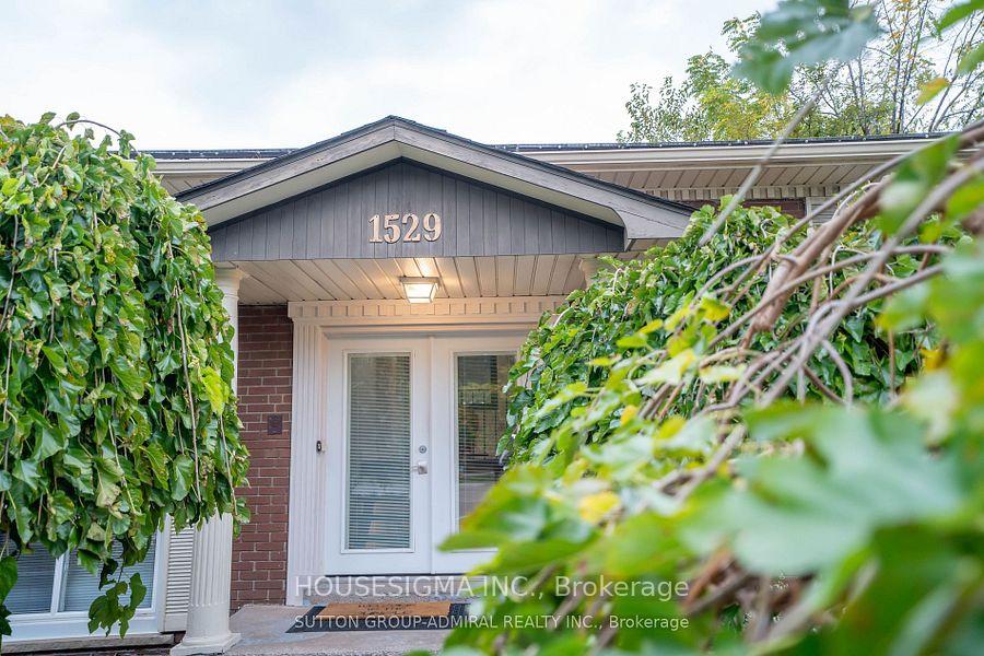 Front of Unit Main #1, 1529 Royal York Road