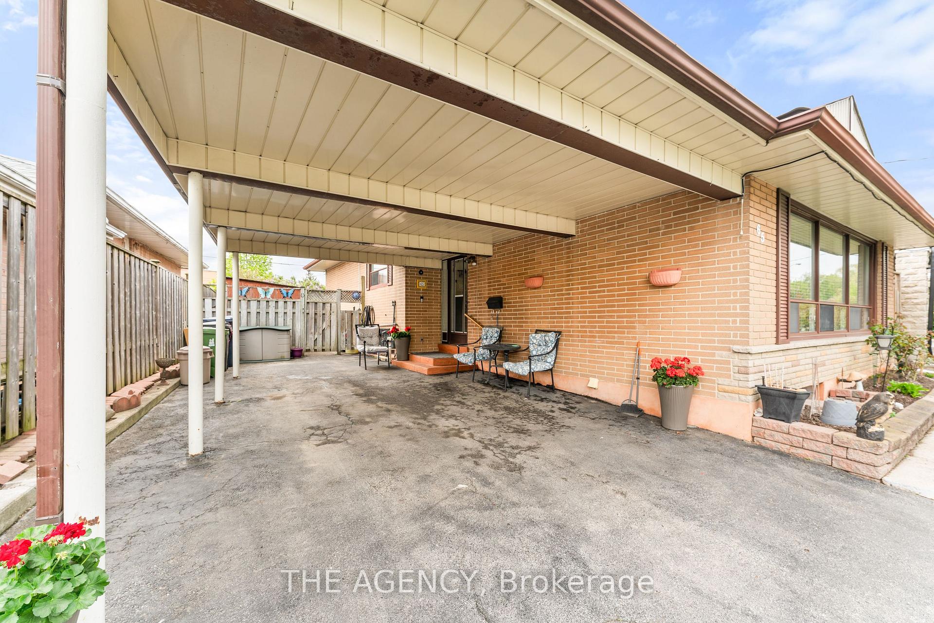 Photo 5 of 65 Barkwin Drive, Etobicoke, Thistletown-Beaumonde Heights — HOMEH