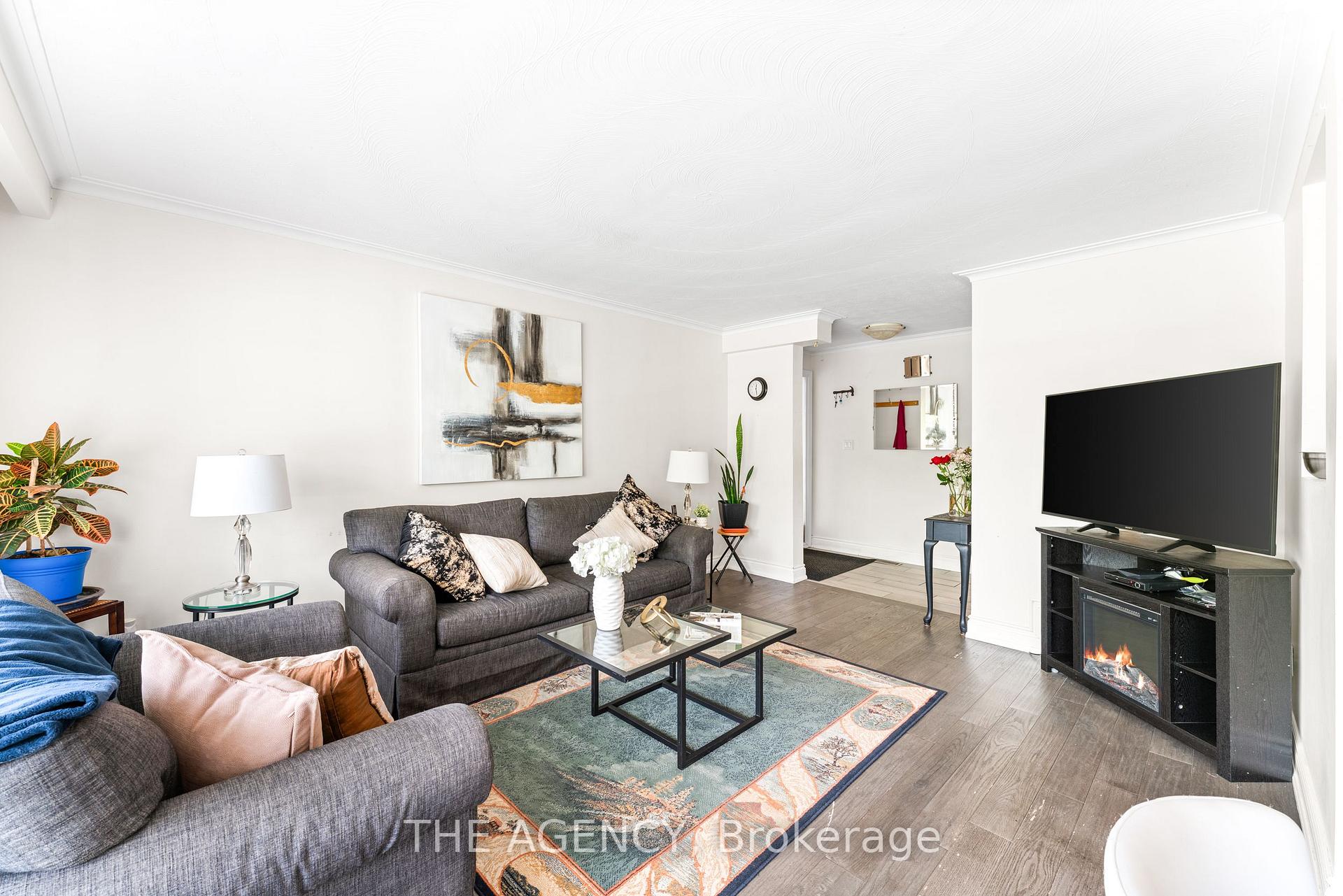 Photo 9 of 65 Barkwin Drive, Etobicoke, Thistletown-Beaumonde Heights — HOMEH