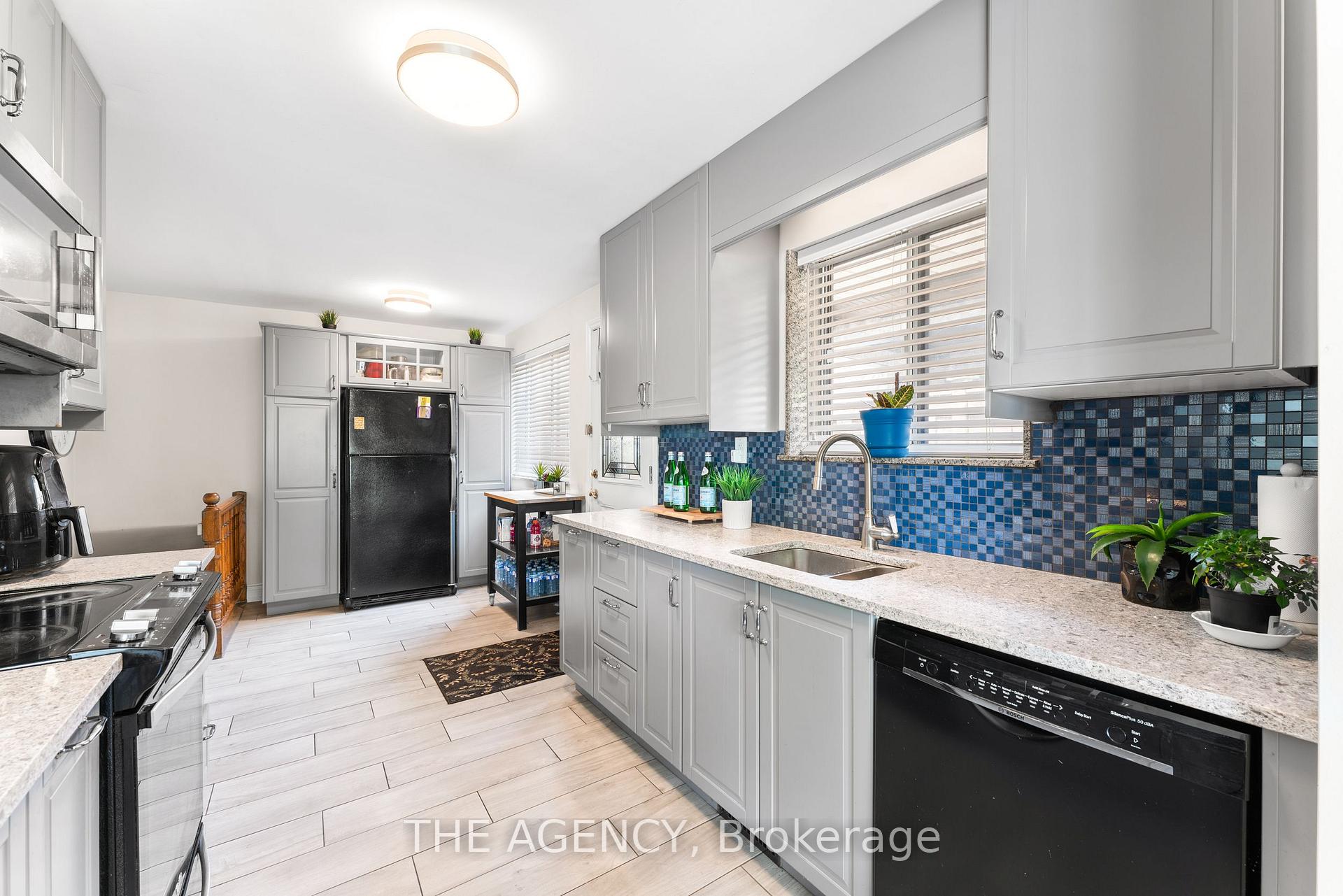 Photo 12 of 65 Barkwin Drive, Etobicoke, Thistletown-Beaumonde Heights — HOMEH