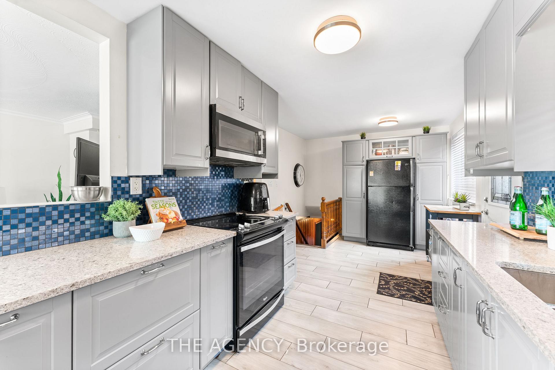 Photo 13 of 65 Barkwin Drive, Etobicoke, Thistletown-Beaumonde Heights — HOMEH