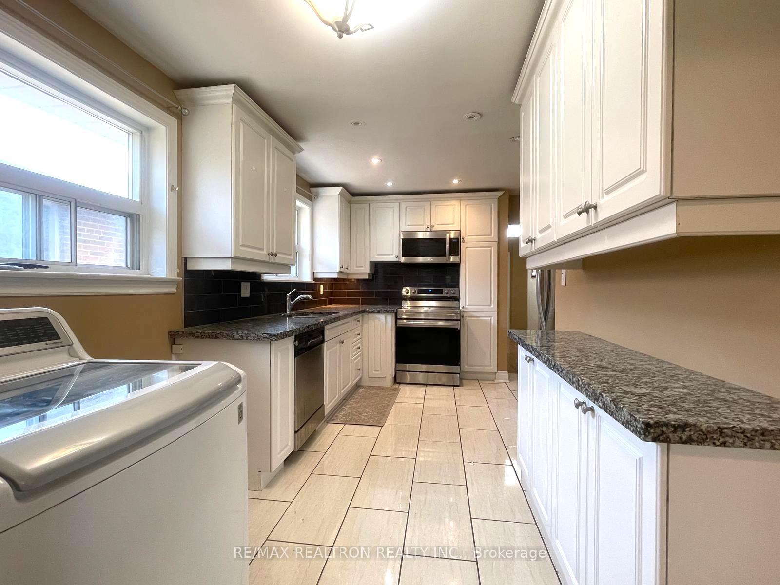 Photo 5 of 35 Kearney Drive, Etobicoke, West Humber-Clairville — HOMEH