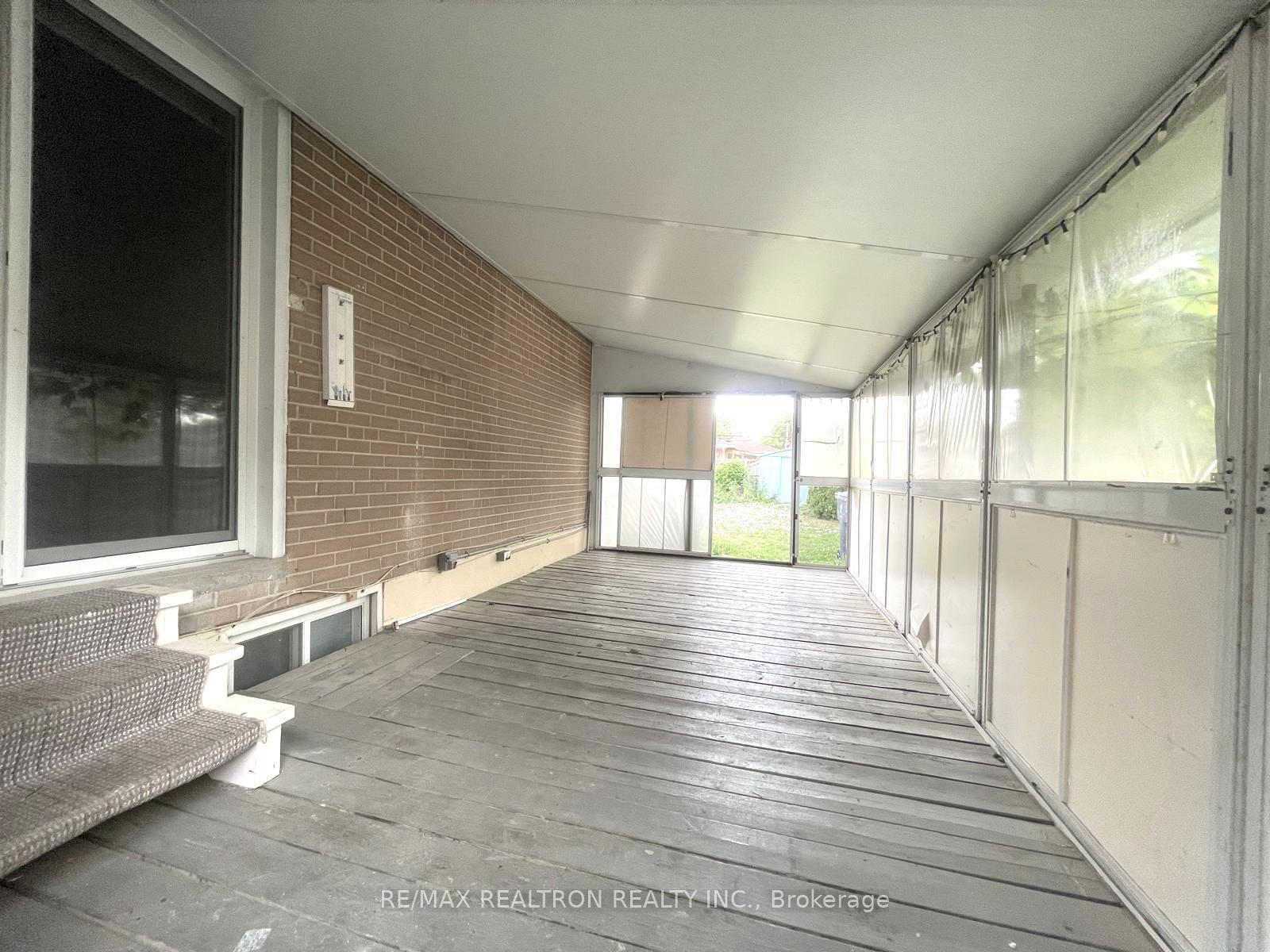 Photo 20 of 35 Kearney Drive, Etobicoke, West Humber-Clairville — HOMEH