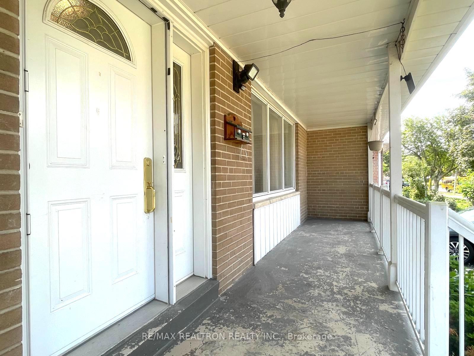 Photo 22 of 35 Kearney Drive, Etobicoke, West Humber-Clairville — HOMEH