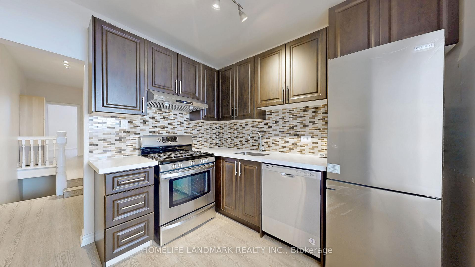 Photo 2 of Unit 2nd Fl, 255 Manning Avenue, Toronto, Palmerston-Little Italy — HOMEH