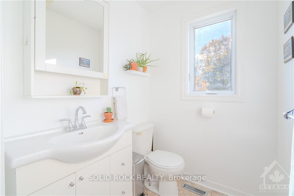 Photo 4 of 49 Tyndall Street, Ottawa, Ottawa West — HOMEH