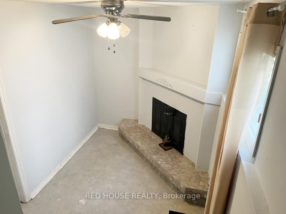 Photo 7 of 28 Kay Drive, Etobicoke, Mount Olive-Silverstone-Jamestown — HOMEH