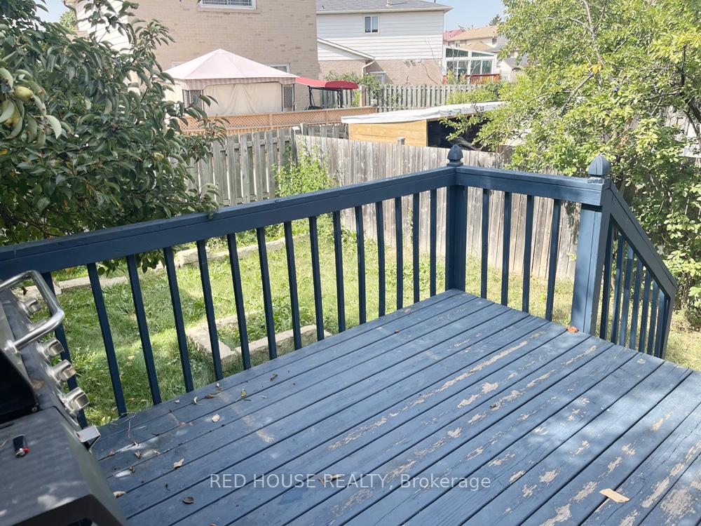 Photo 8 of 28 Kay Drive, Etobicoke, Mount Olive-Silverstone-Jamestown — HOMEH