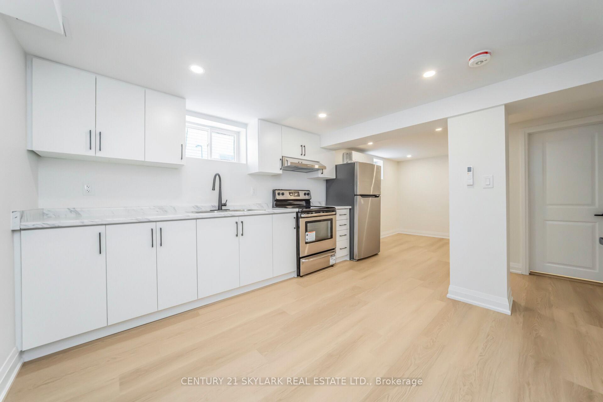 Photo 2 of Unit UNIT 3 LOWER, 9 Berry Creek Drive, Etobicoke, Rexdale-Kipling — HOMEH
