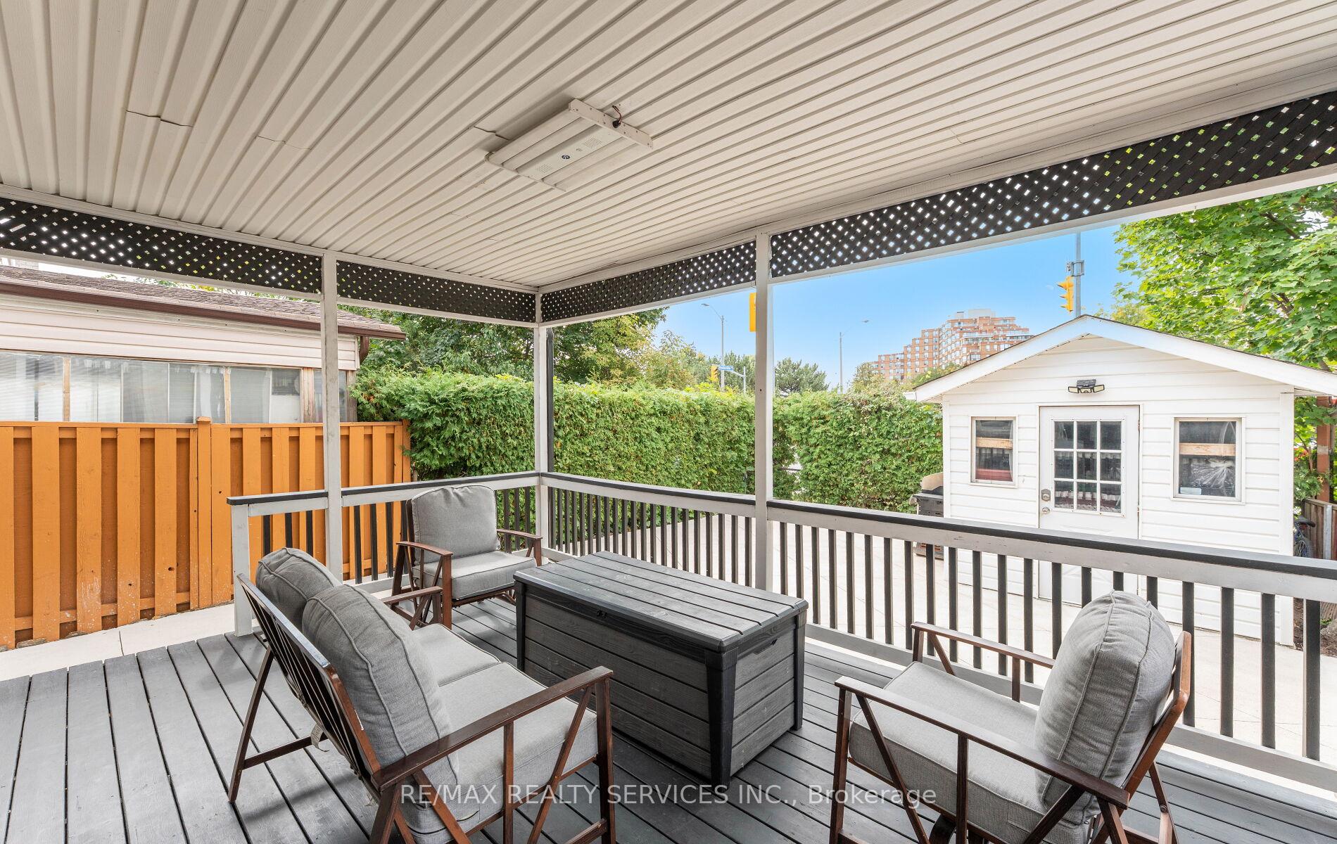 Photo 32 of 39 Autumn Glen Circle, Etobicoke, West Humber-Clairville — HOMEH