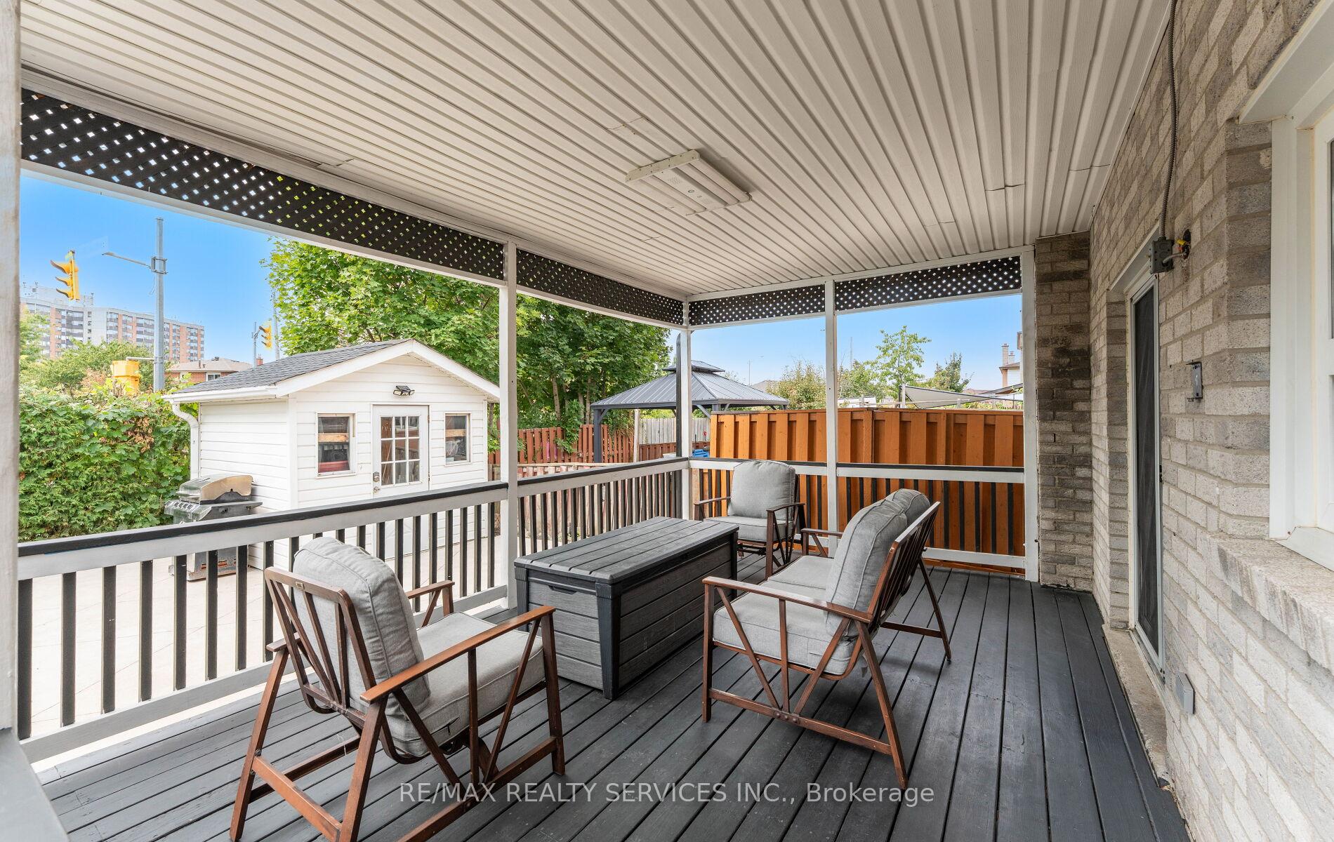 Photo 35 of 39 Autumn Glen Circle, Etobicoke, West Humber-Clairville — HOMEH