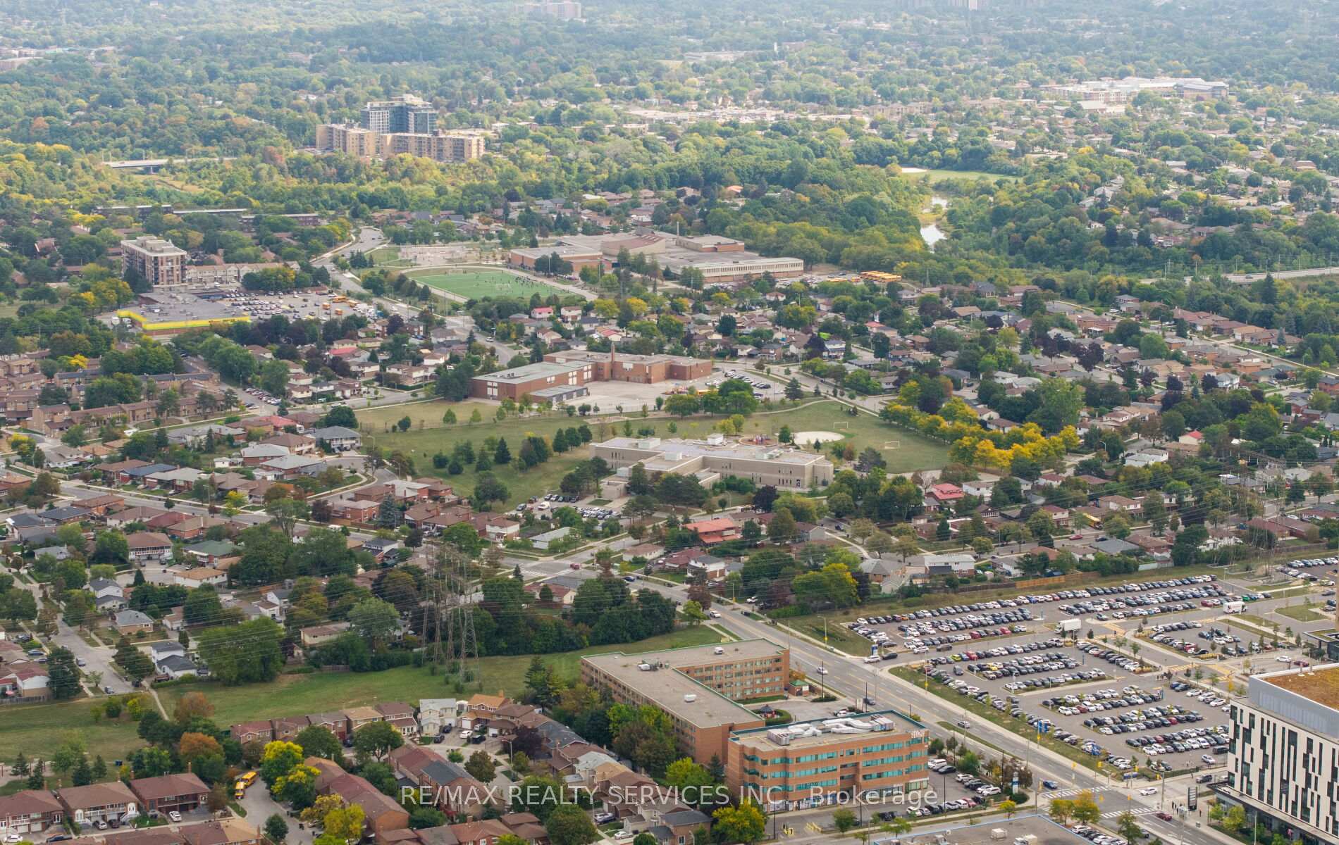 Photo 48 of 39 Autumn Glen Circle, Etobicoke, West Humber-Clairville — HOMEH