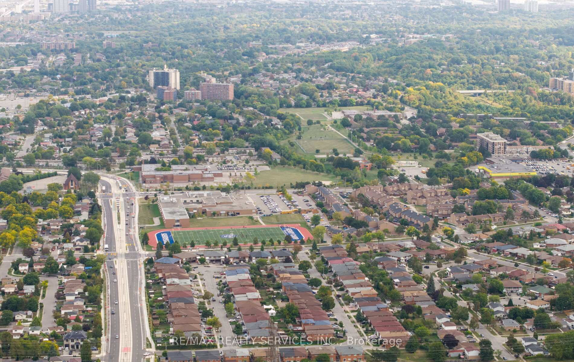 Photo 49 of 39 Autumn Glen Circle, Etobicoke, West Humber-Clairville — HOMEH