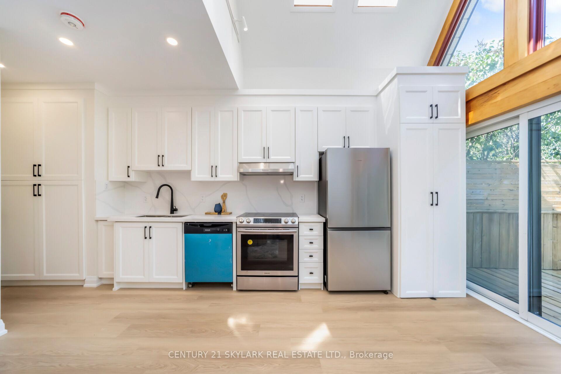 Photo 12 of Unit UNIT 2, 9 Berry Creek Drive, Etobicoke, Rexdale-Kipling — HOMEH