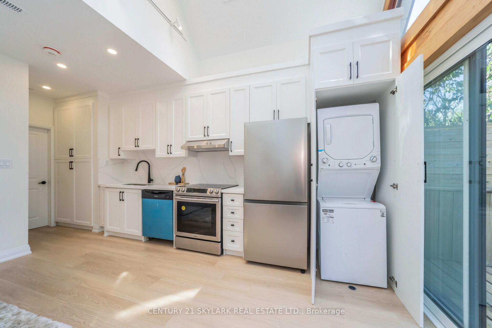 Photo 13 of Unit UNIT 2, 9 Berry Creek Drive, Etobicoke, Rexdale-Kipling — HOMEH