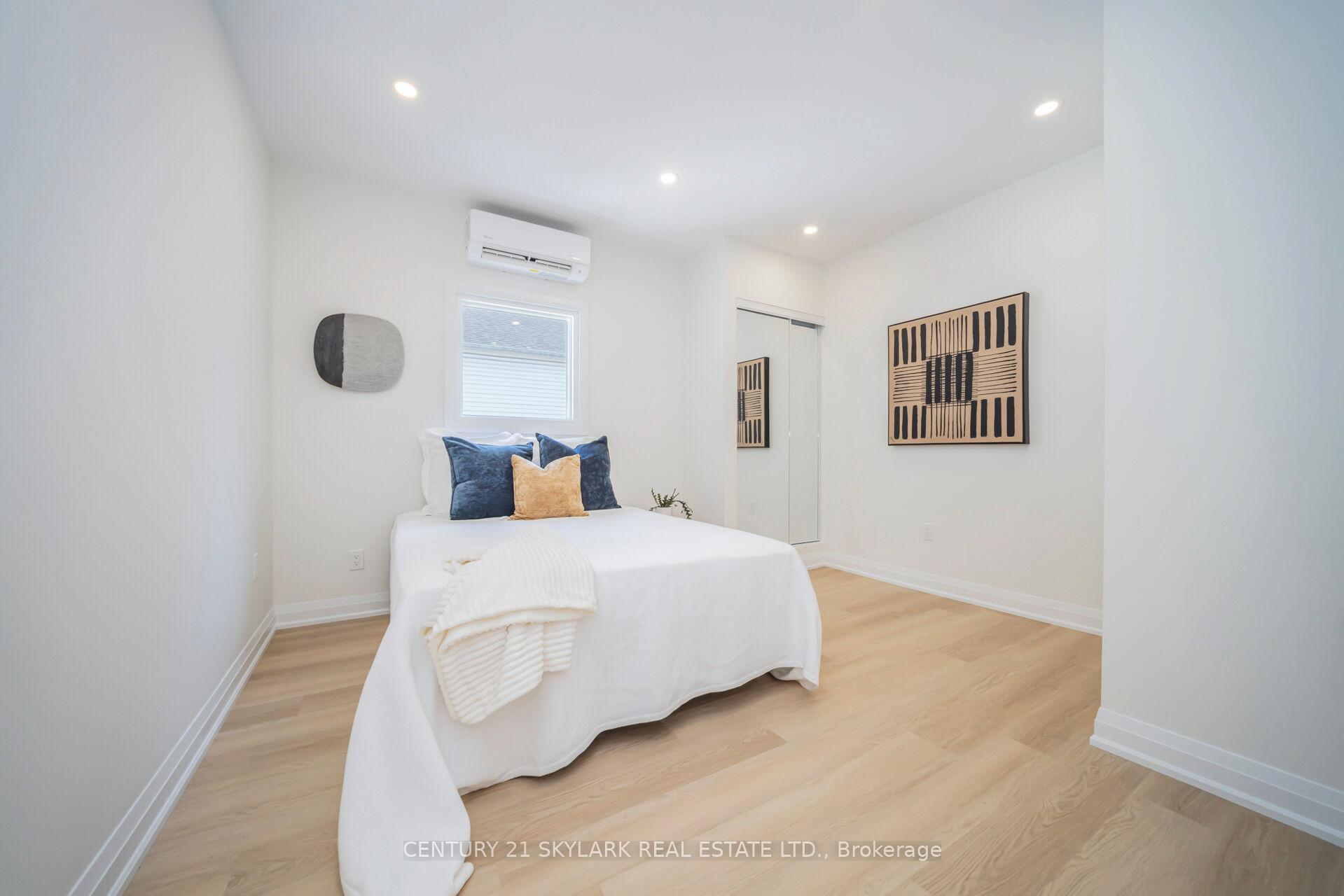 Photo 4 of Unit UNIT 2, 9 Berry Creek Drive, Etobicoke, Rexdale-Kipling — HOMEH