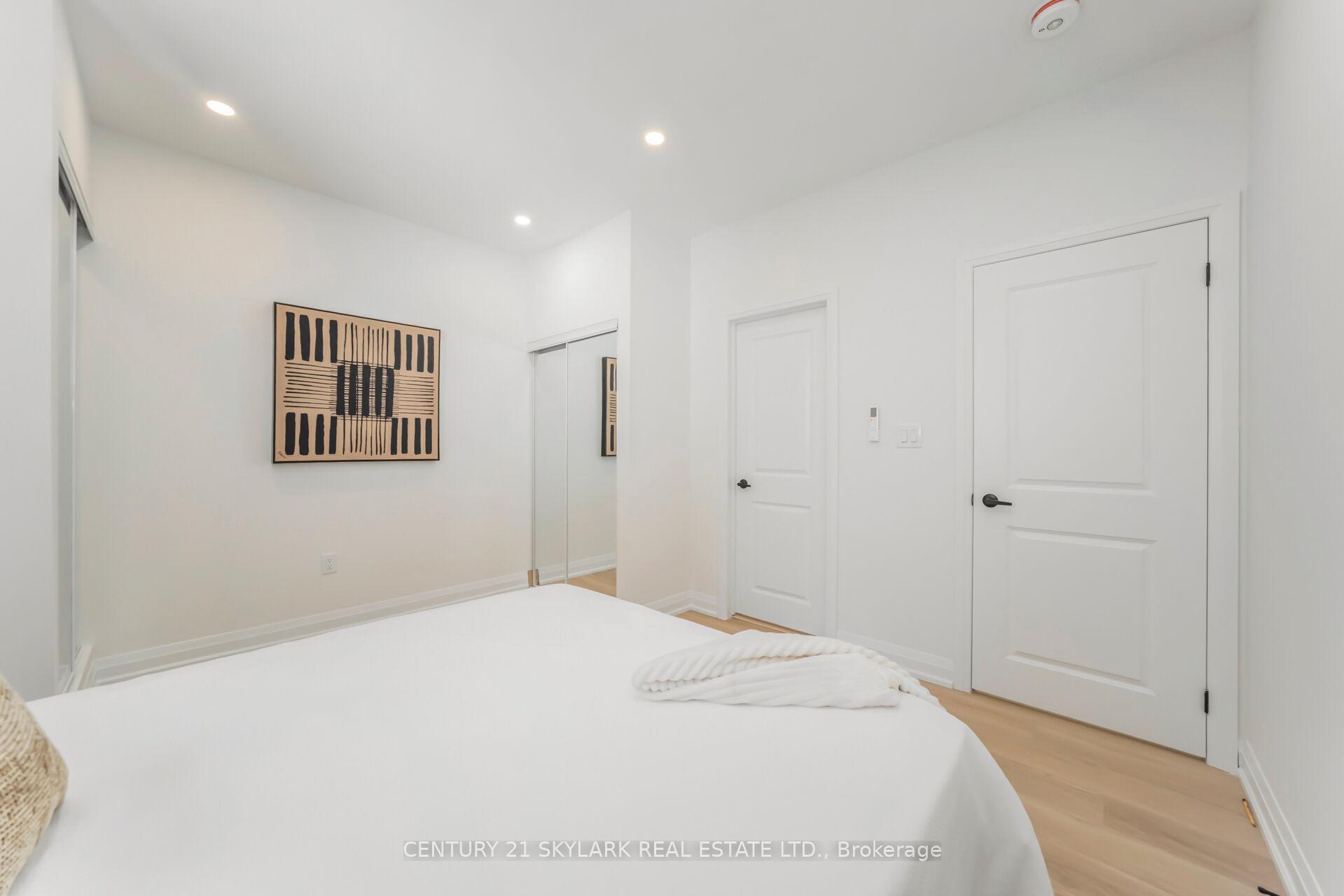 Photo 6 of Unit UNIT 2, 9 Berry Creek Drive, Etobicoke, Rexdale-Kipling — HOMEH