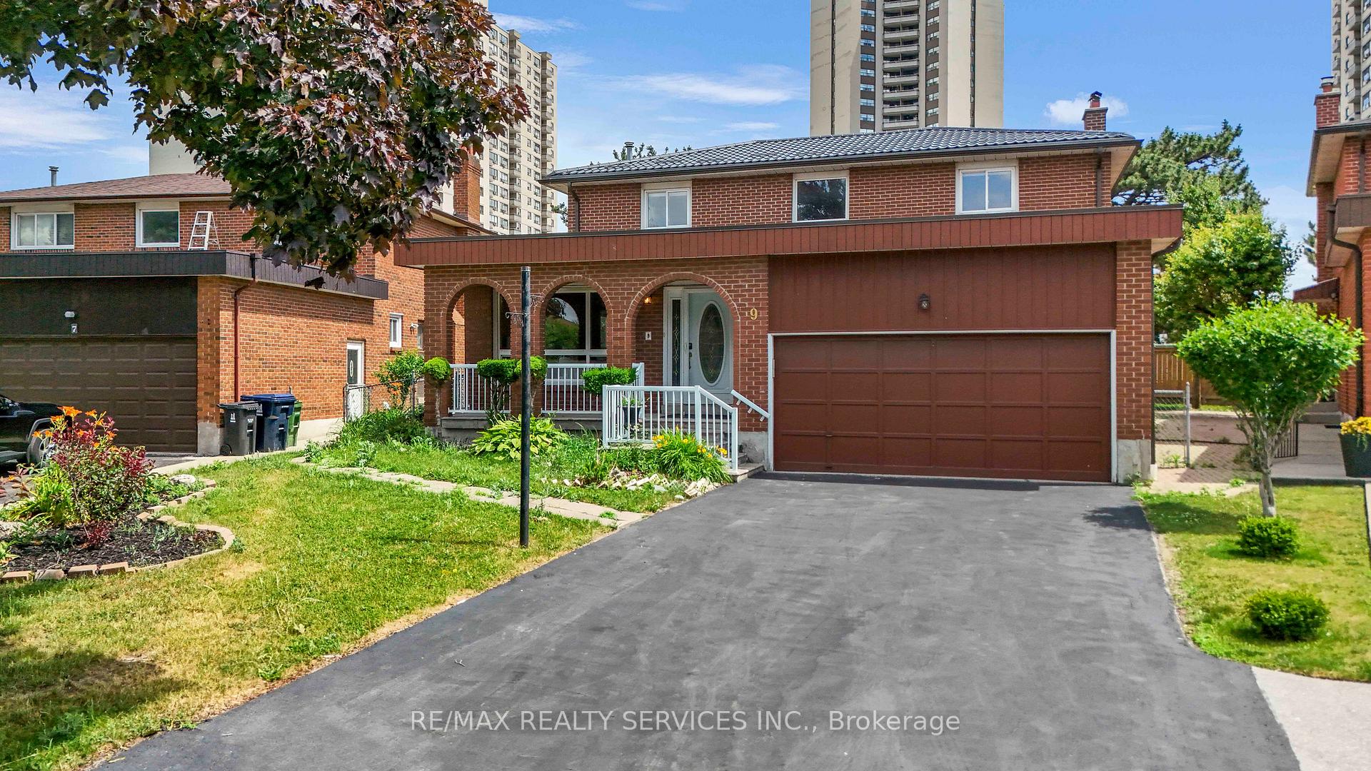 Front of 9 Garview Court