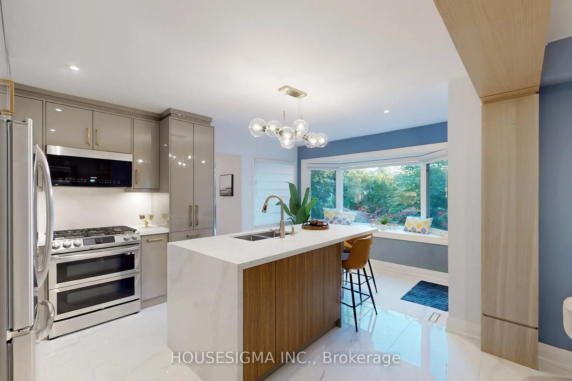 Photo 11 of 41 Underhill Crescent, Aurora, Aurora Highlands — HOMEH