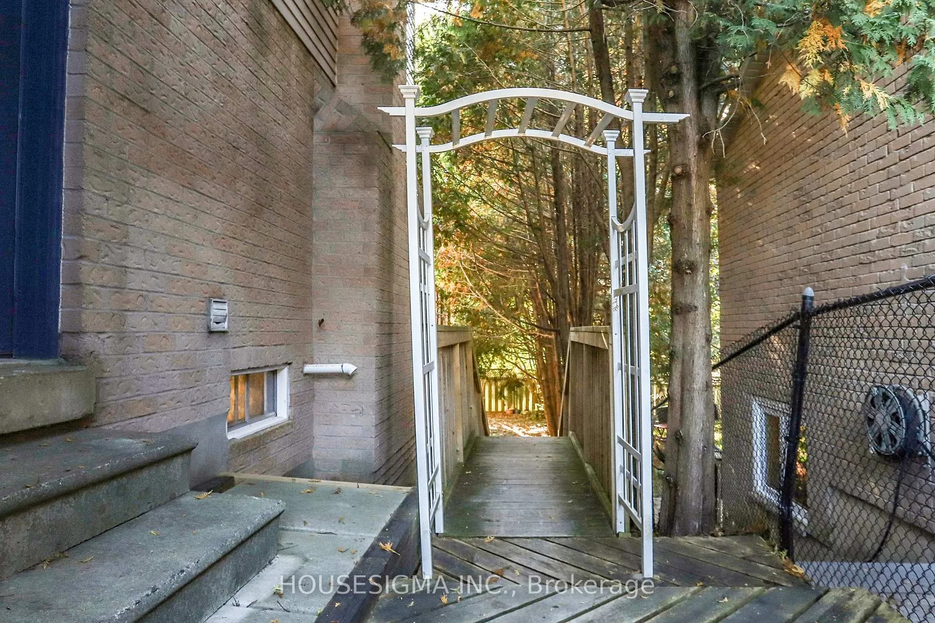 Photo 79 of 41 Underhill Crescent, Aurora, Aurora Highlands — HOMEH