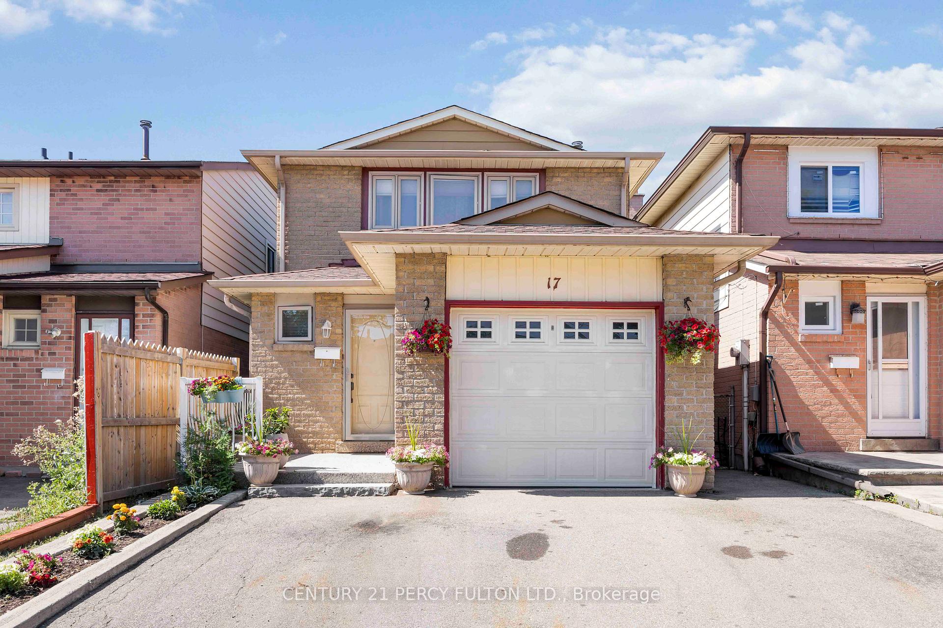 Photo 11 of 17 Woodsview Avenue, Etobicoke, West Humber-Clairville — HOMEH