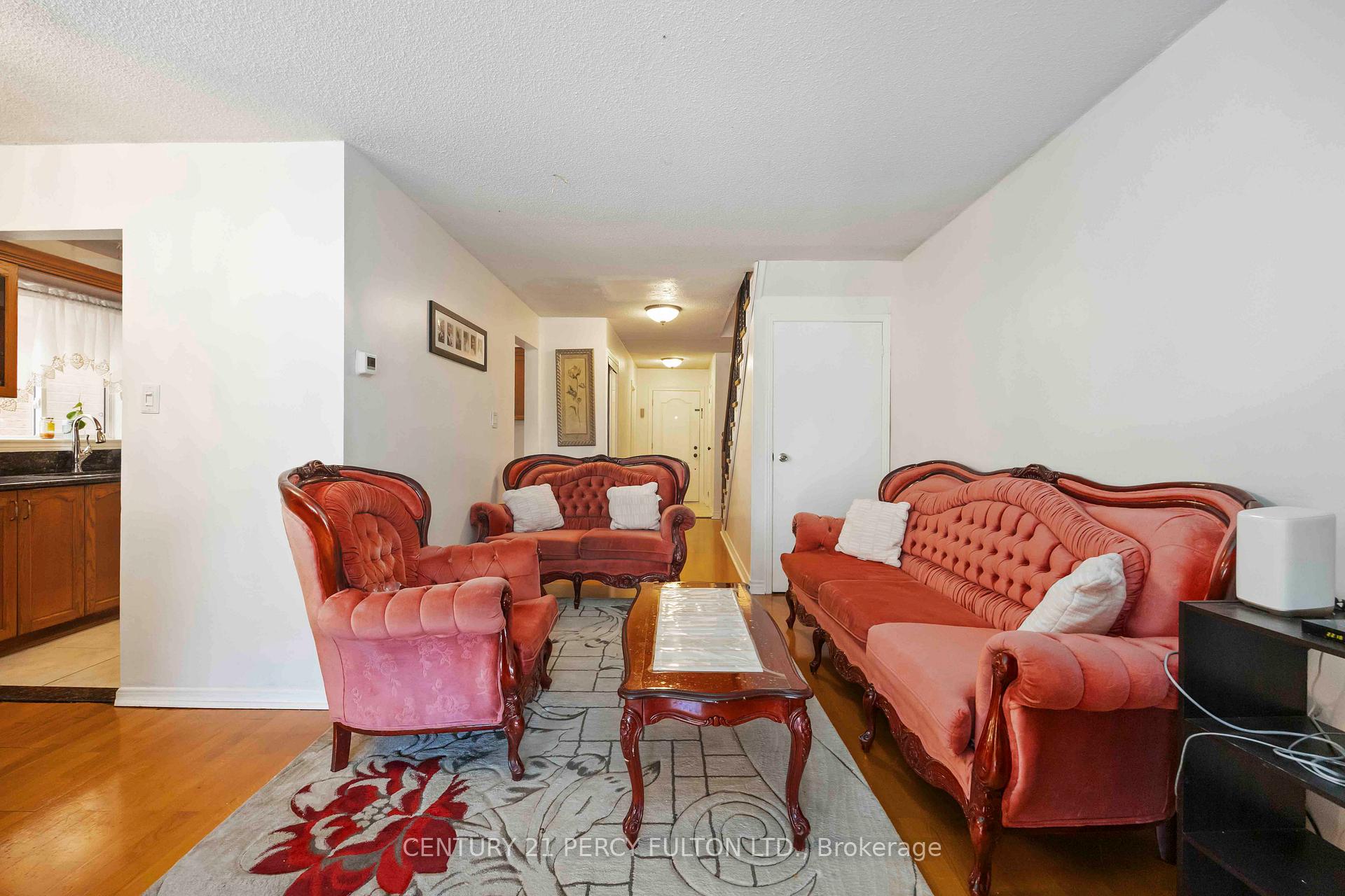 Photo 14 of 17 Woodsview Avenue, Etobicoke, West Humber-Clairville — HOMEH