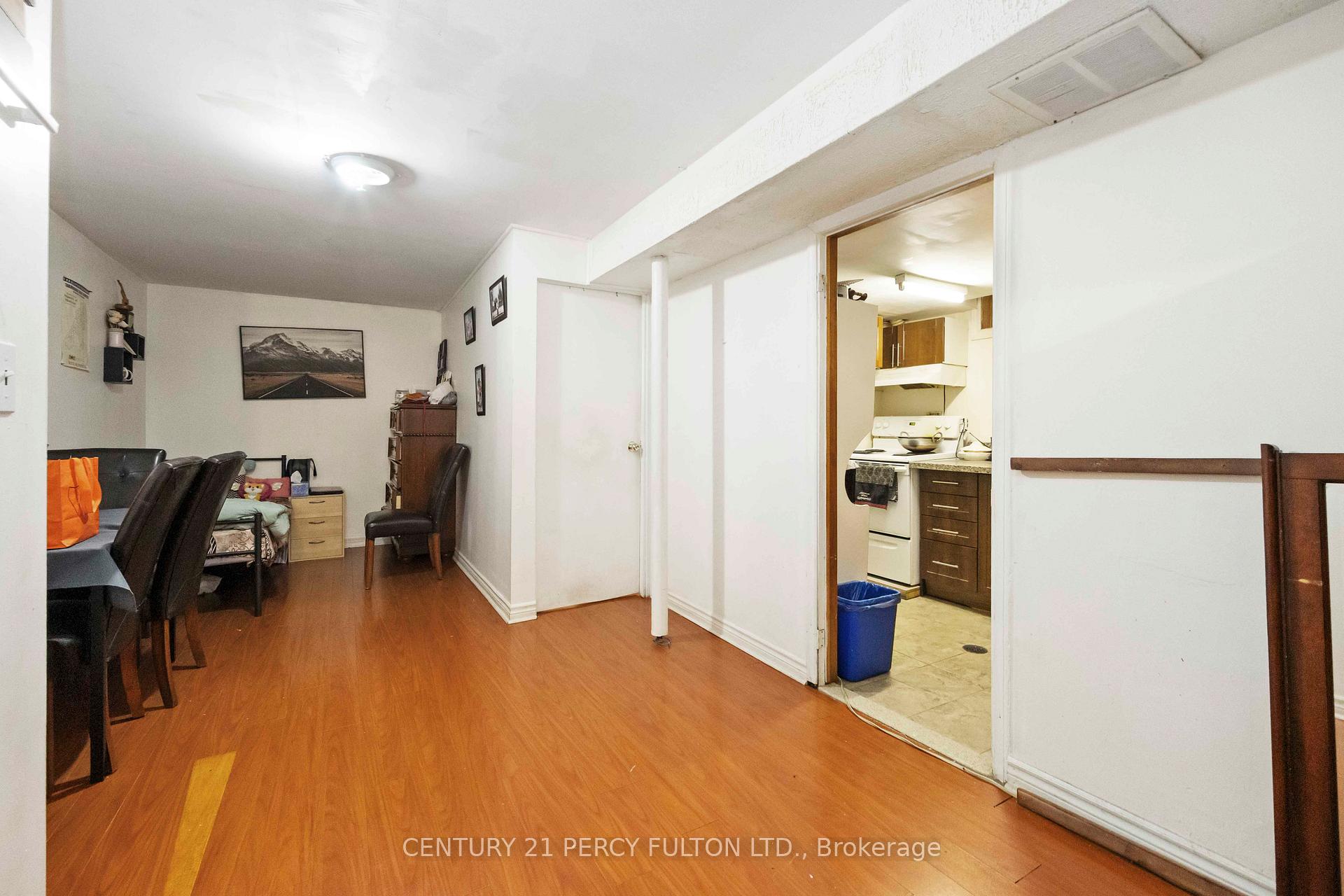 Photo 22 of 17 Woodsview Avenue, Etobicoke, West Humber-Clairville — HOMEH