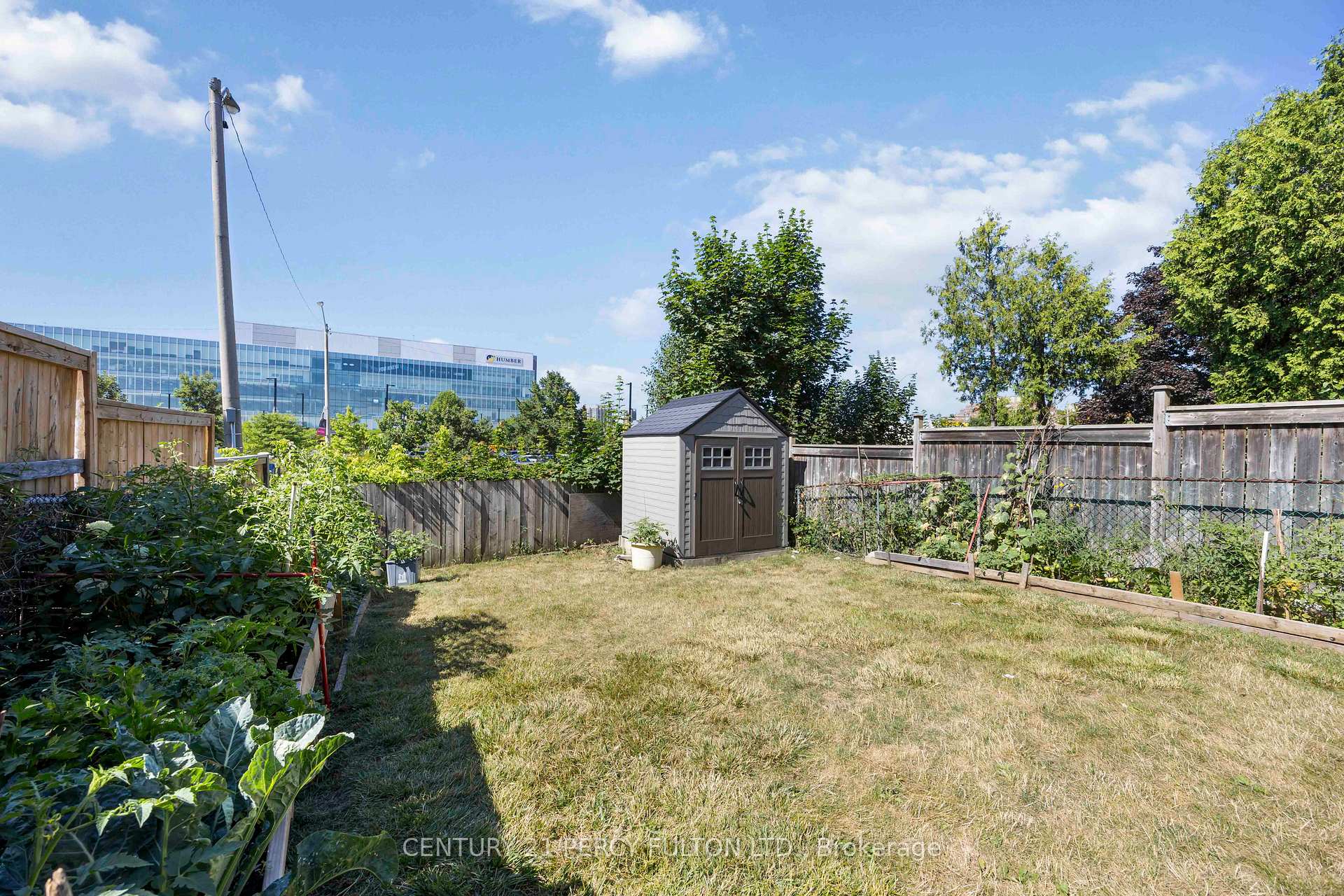 Photo 5 of 17 Woodsview Avenue, Etobicoke, West Humber-Clairville — HOMEH