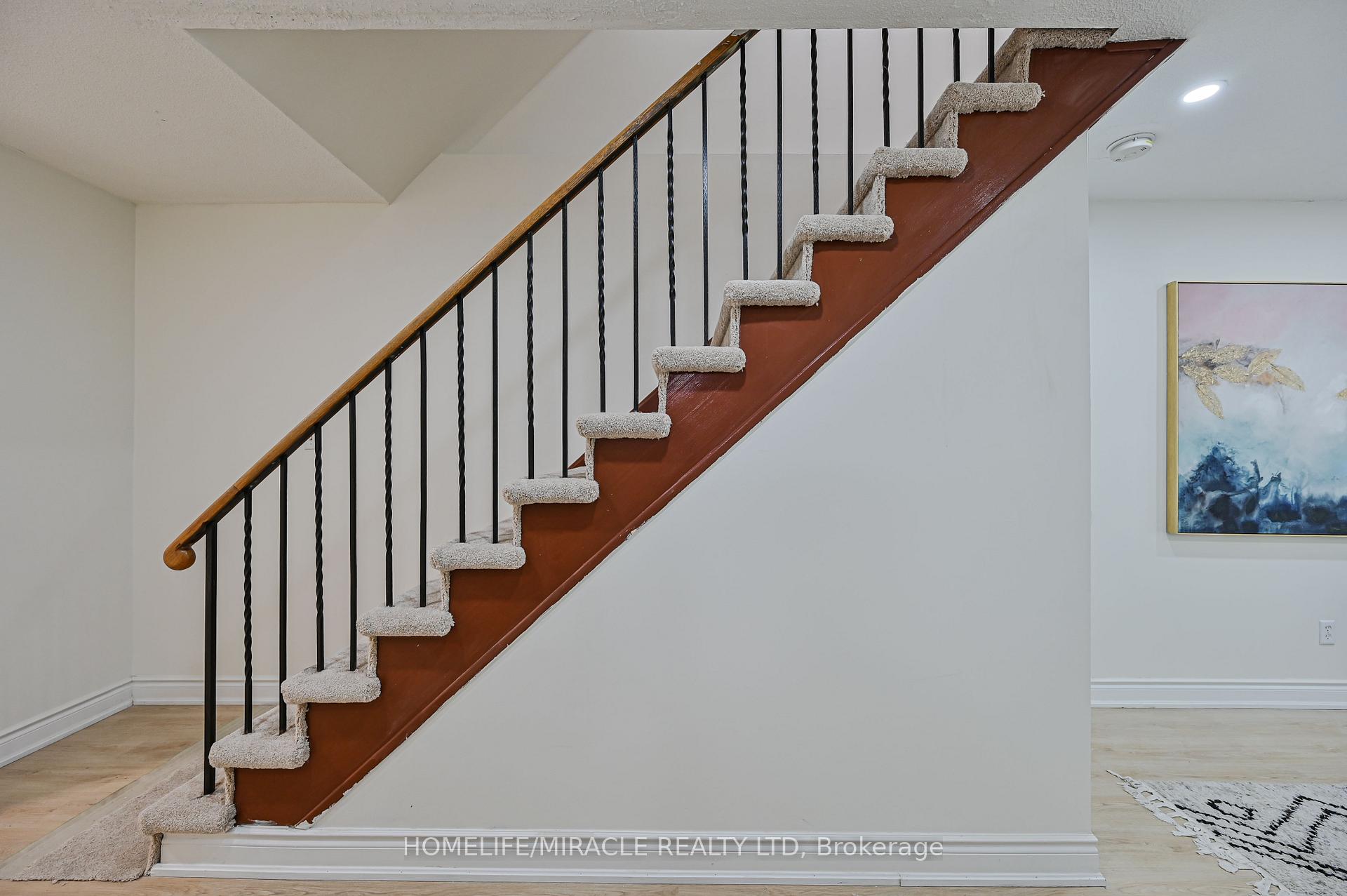 Photo 23 of 32 Woodsview Avenue, Etobicoke, West Humber-Clairville — HOMEH